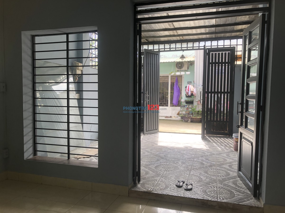Nhà cho thuê 4x19 khu vực gần Bình thạnh/Phạm Văn Đồng