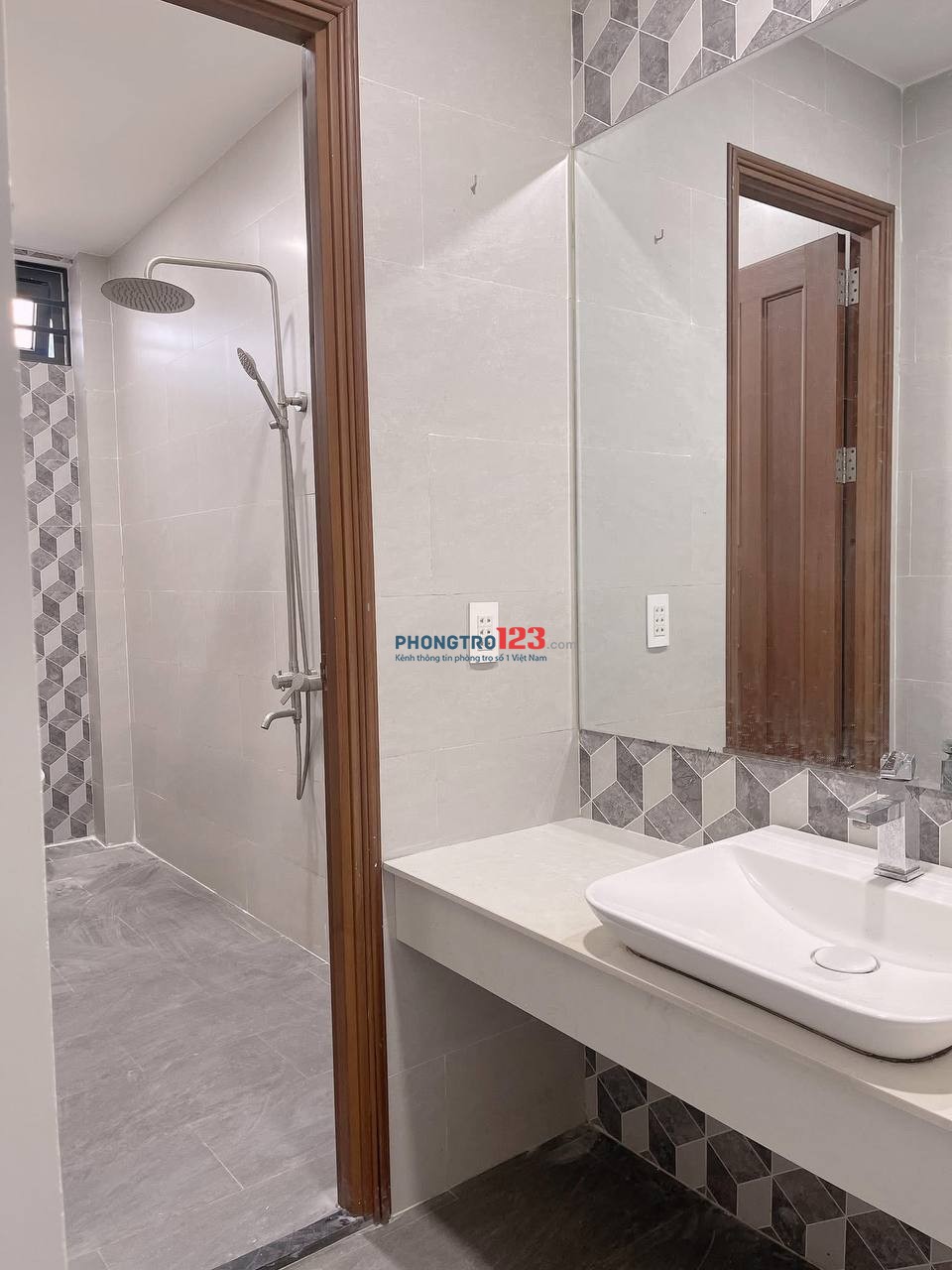 Cho Thuê Nhà 4T Mặt Tiền Khu Tiên Sơn - Hoà Cường - Hải Châu - Gần Lotte. 20tr