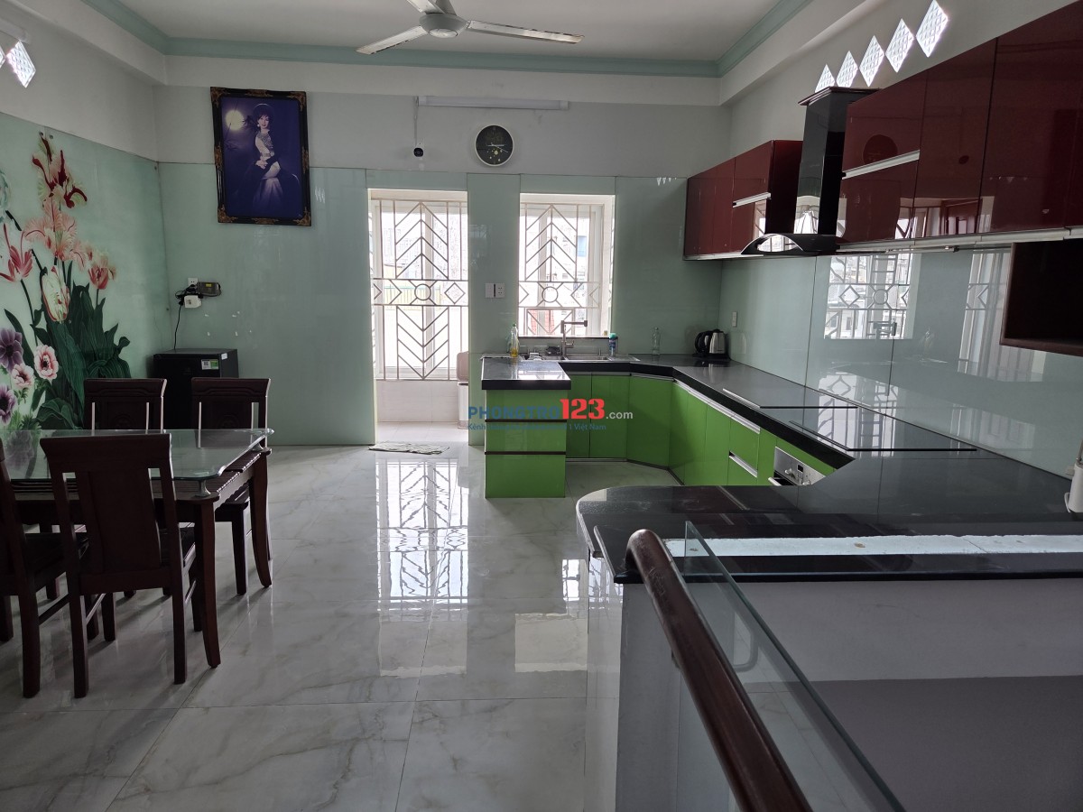 Phòng cho thuê đường Âu Dương Lân, có thang máy