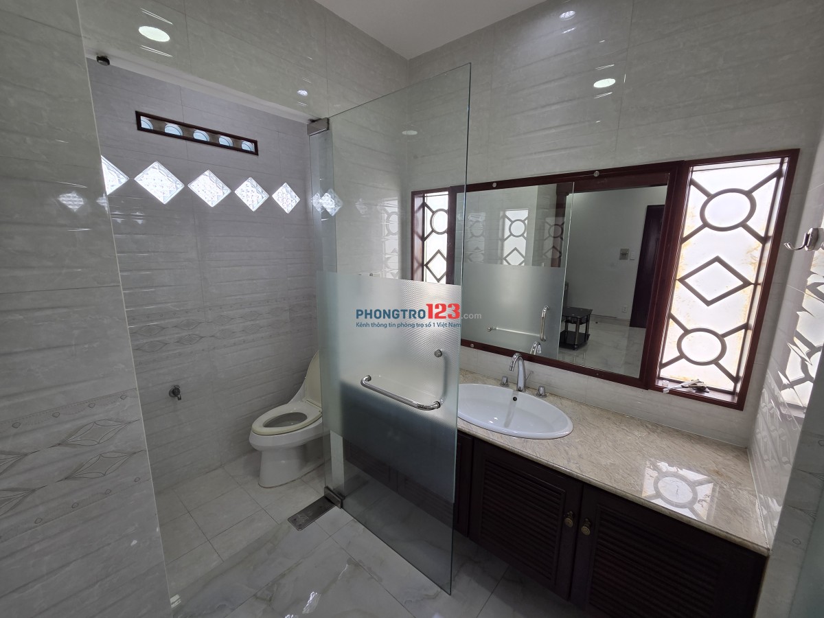 Phòng cho thuê đường Âu Dương Lân, có thang máy