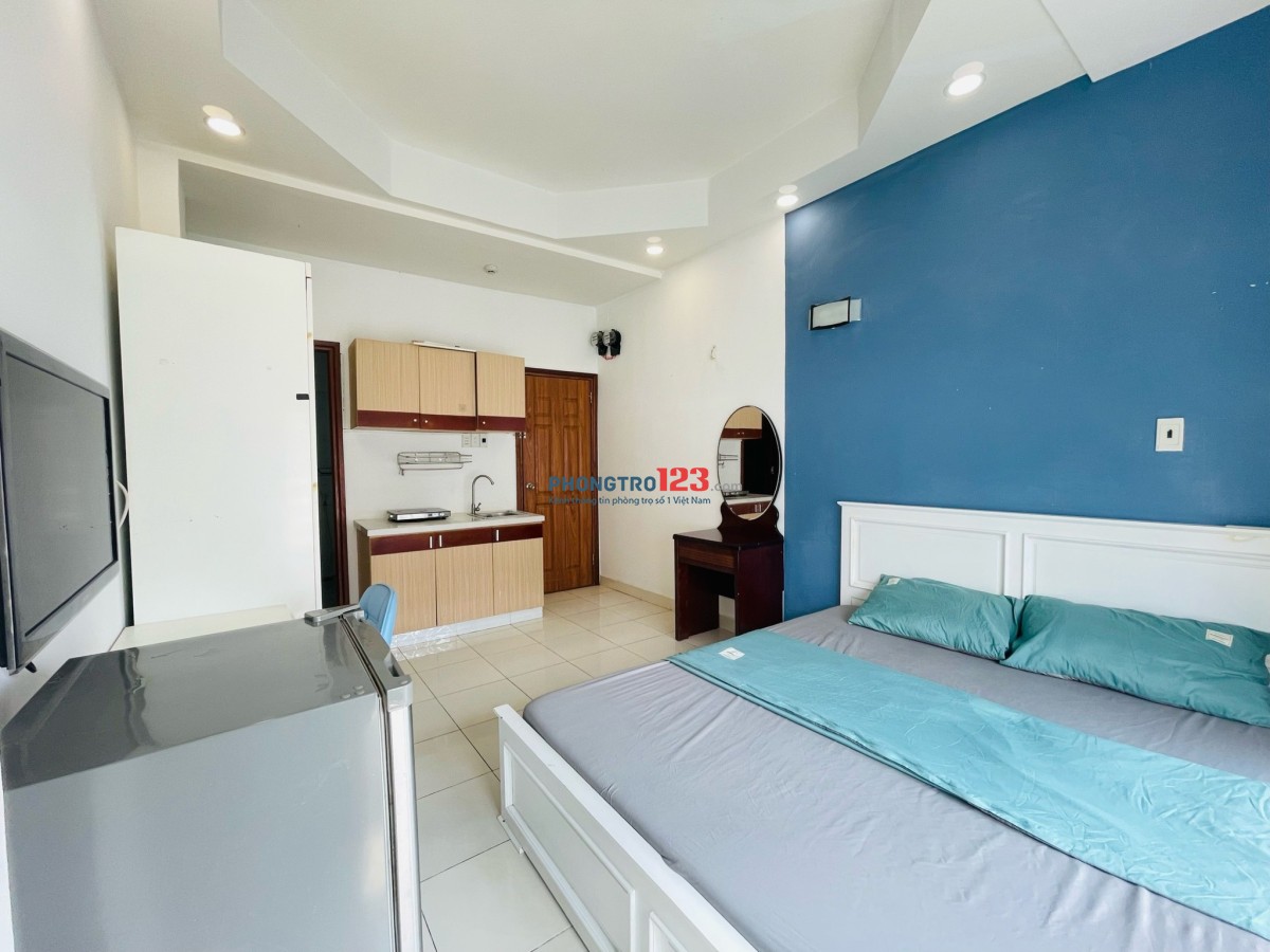 Phòng cửa sổ thoáng mát full tiện nghi dọn vào ở ngay tại Trần Minh Quyền cạnh Lê Hồng Phong