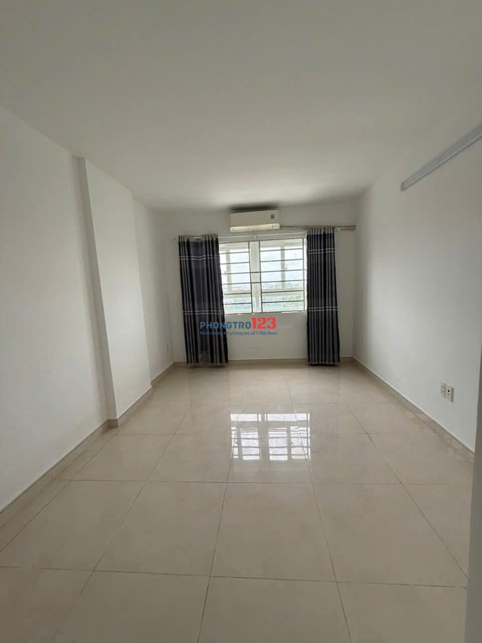 Chung cư 10A Trần Nhật Duật, Q1: 75m2, 2p ngủ, 2wc, nội thất, 12triệu