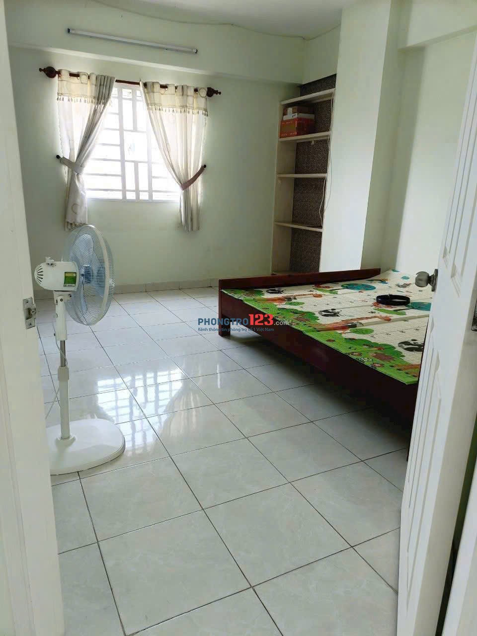 Căn 78m2, 2p ngủ, 2wc C/c NGuyễn Ngọc Phương giá 11,5tr/th