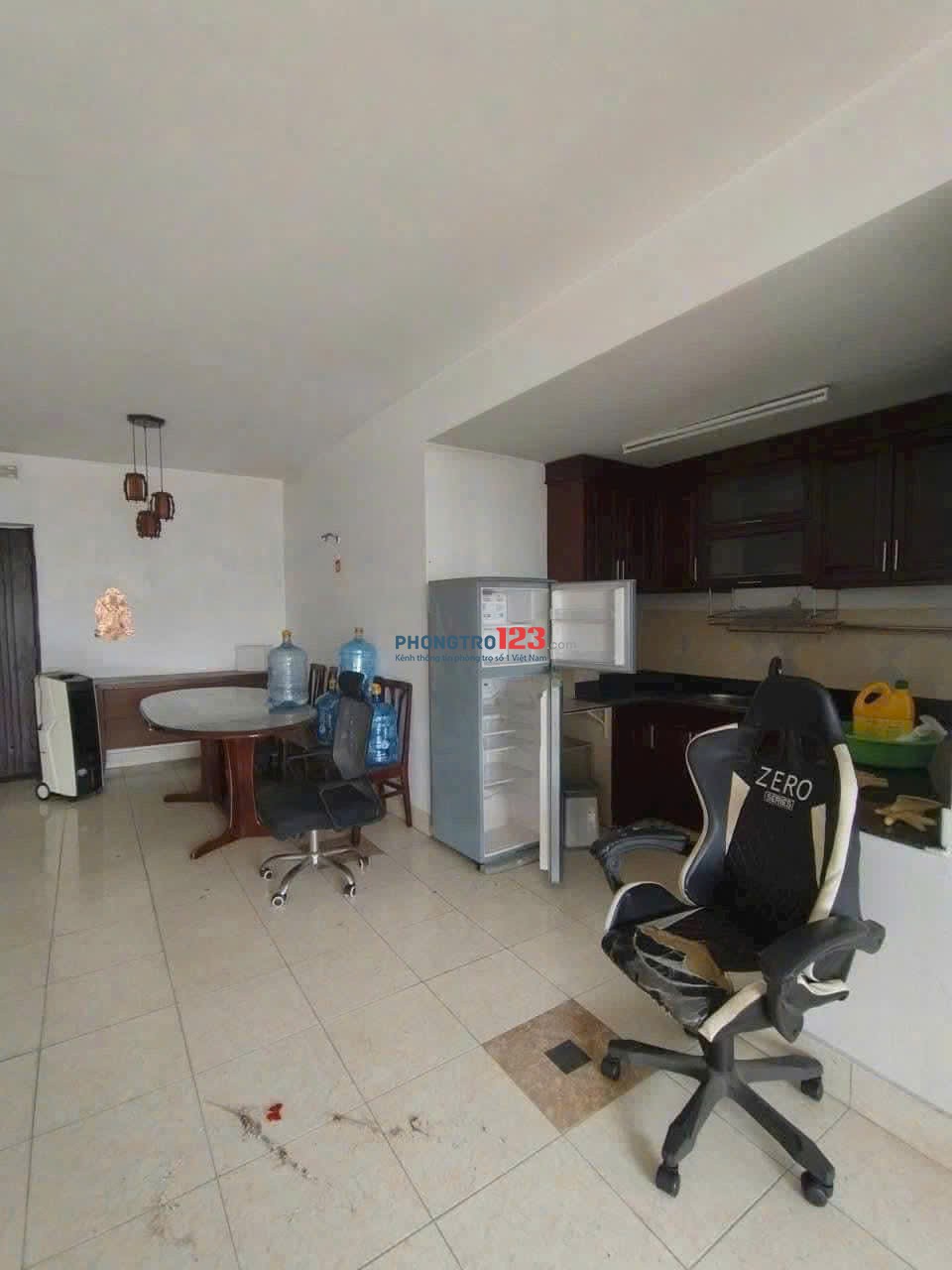 Căn hộ 3p ngủ,không Nội thất chung cư Screc tower, Quận 3 chỉ 15tr/th