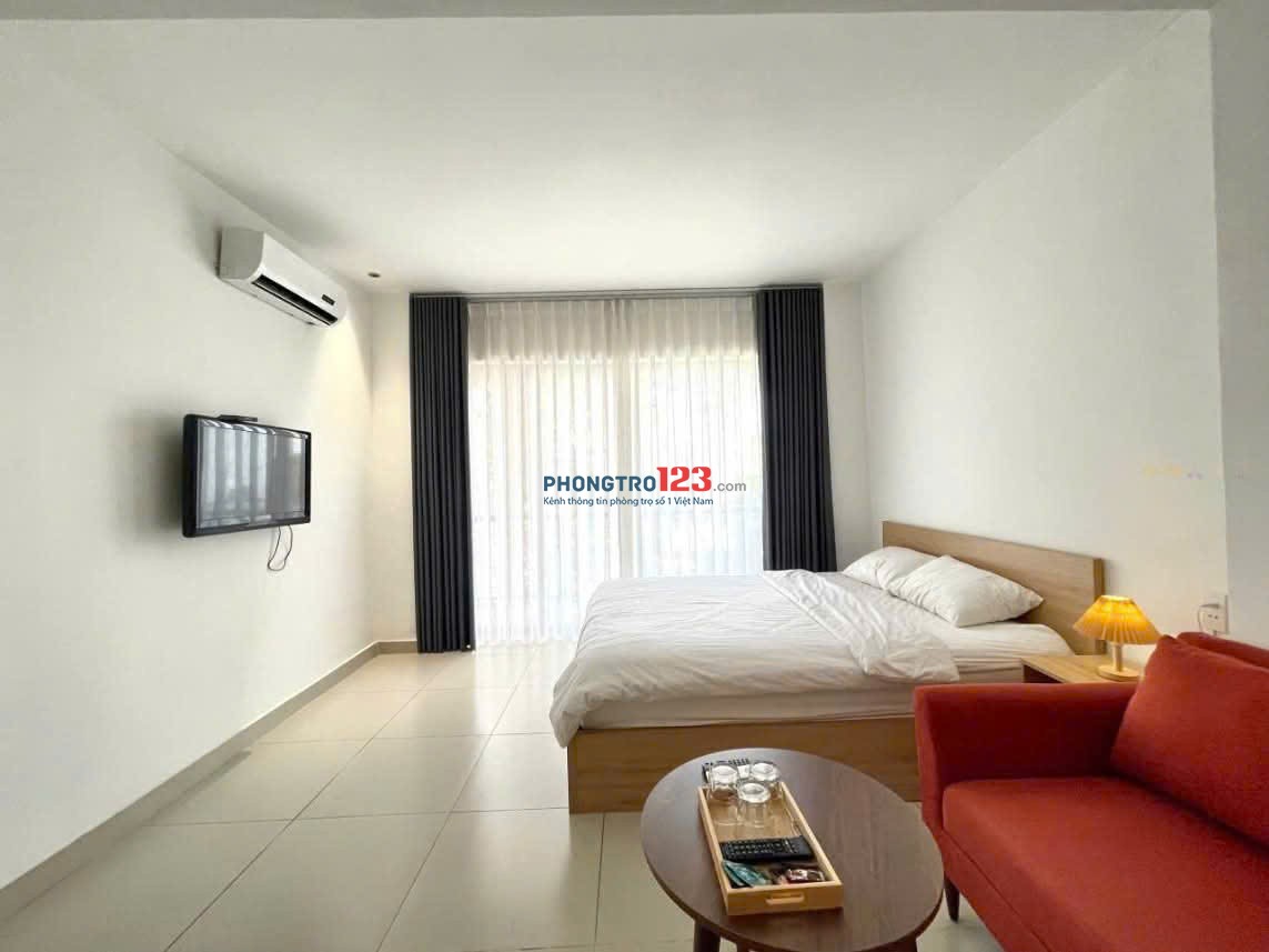 Chung cư Sky Center, Phổ Quang, P2, TB: Officetel, đầy đủ nội thất, 11tr5/th