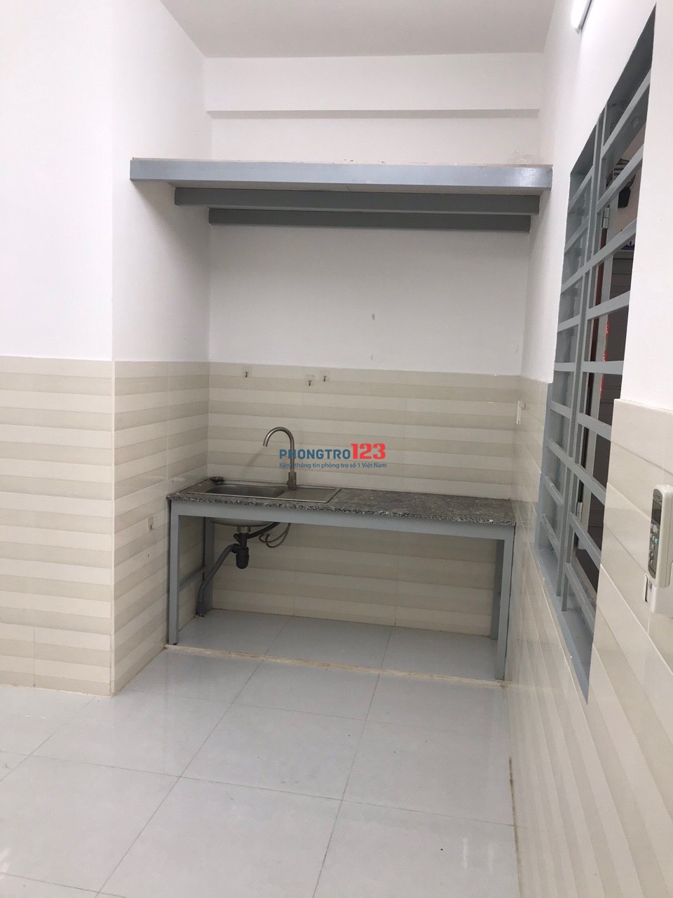 phòng trọ sạch sẽ,máy lạnh- hẻm lớn thông xe tải vi vu