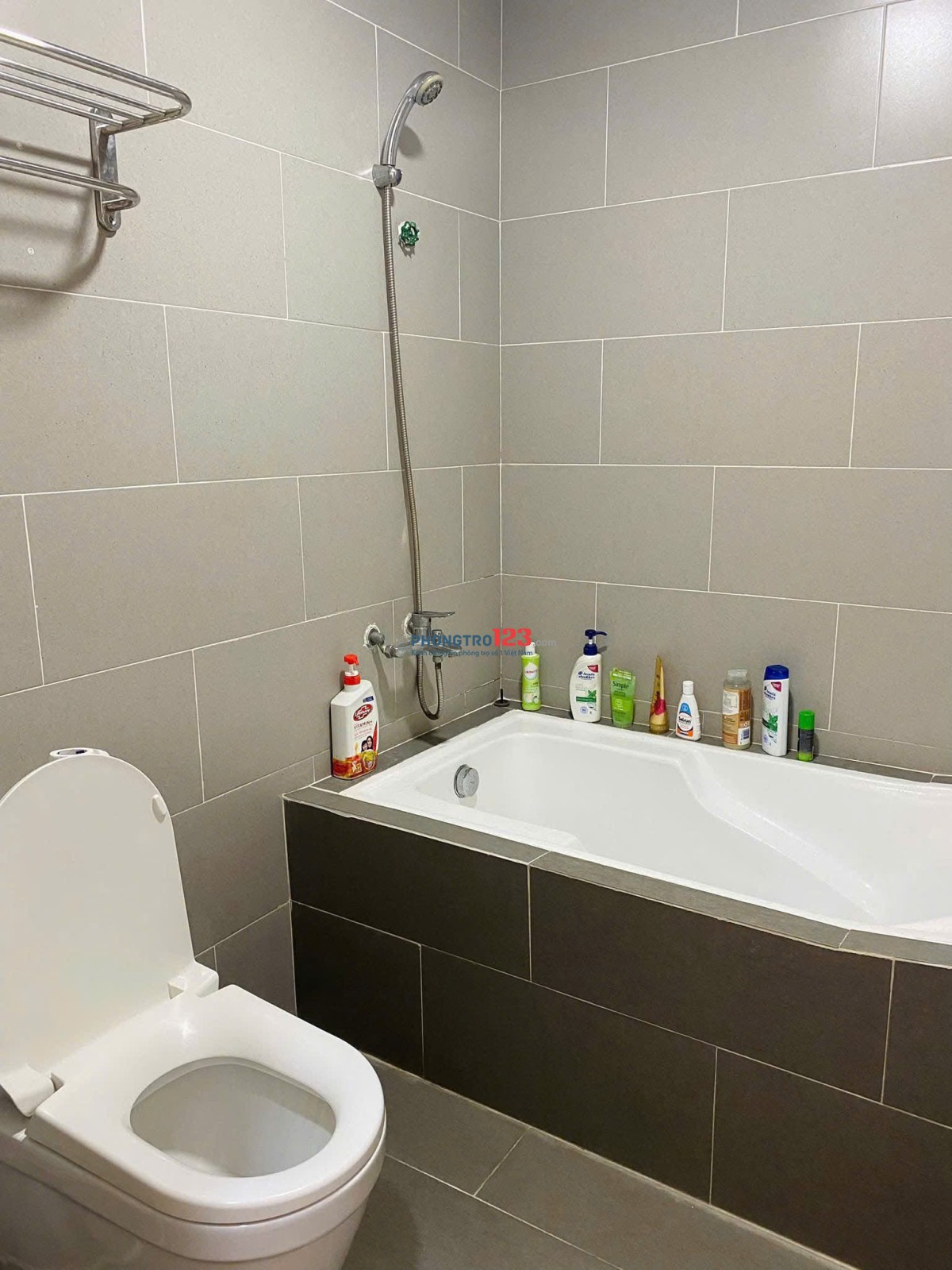 Căn hộ 3PN, 2WC, Căn góc, Chung cư Screc tower, Quận 3, Giá 15tr/tháng