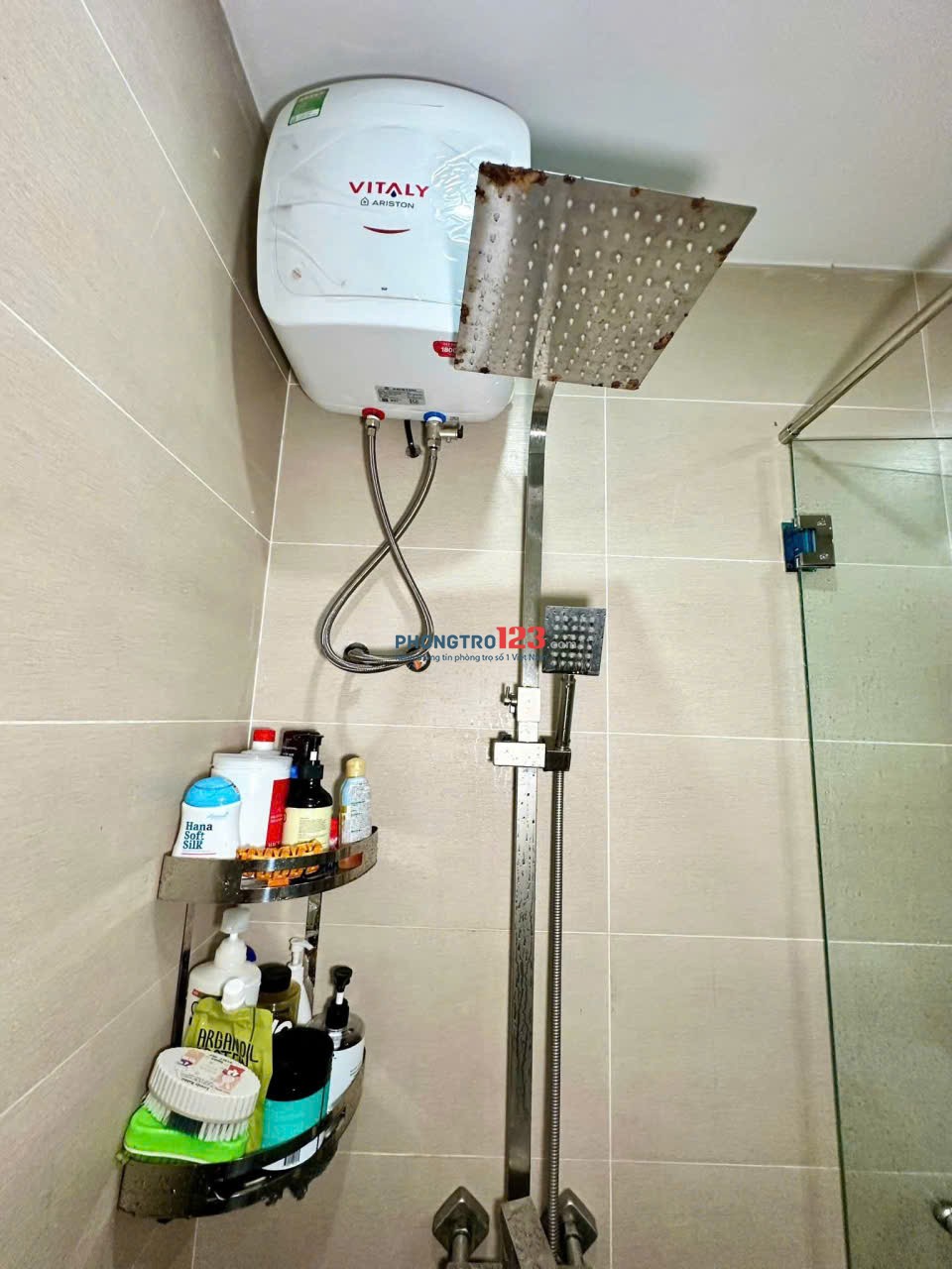 Chung cư Thuỷ Lợi, Nguyễn Xí,BT: 2p ngủ, có máy lạnh, 2wc, 13,5tr, 90m2