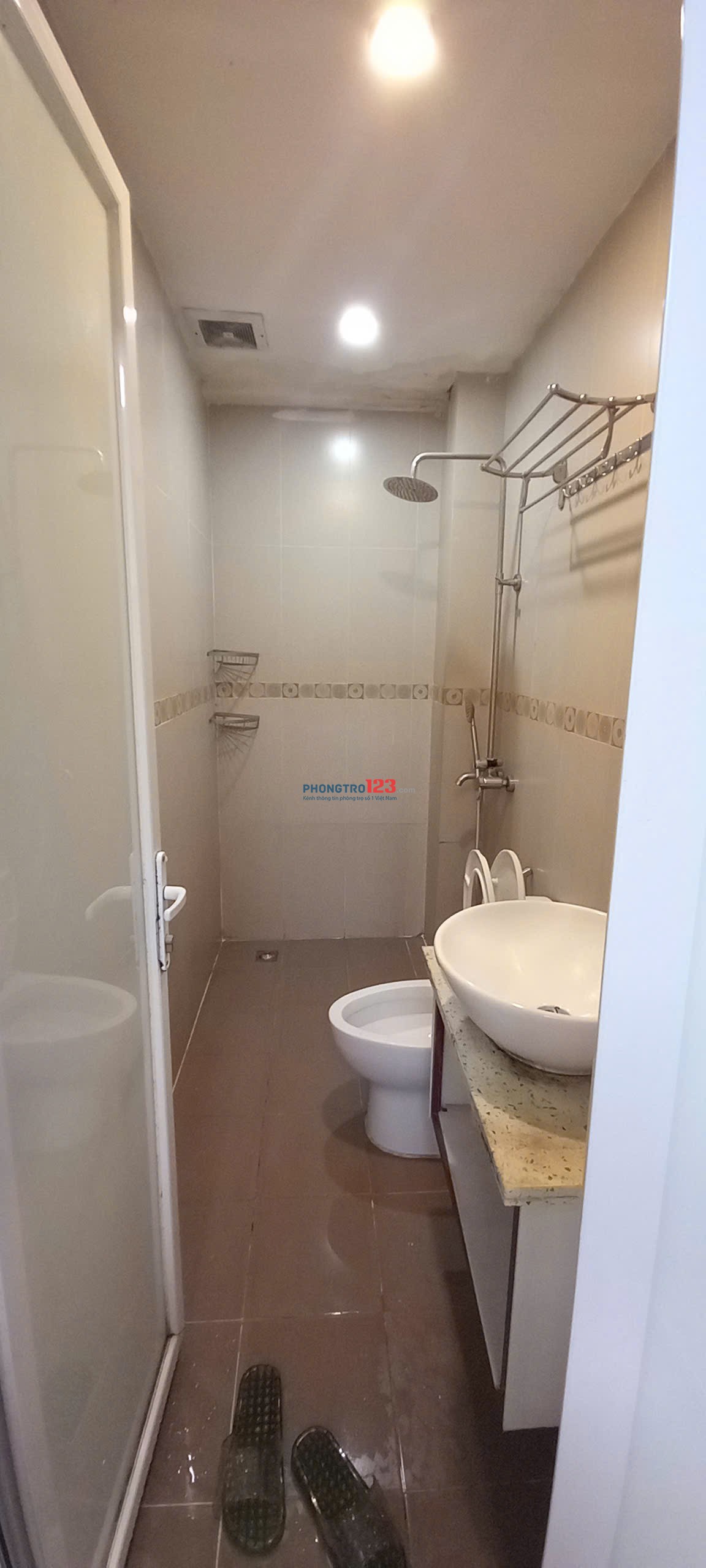 Cho thuê nhà Tầng 3- Tập thể - Ban Cơ yếu Chính phủ