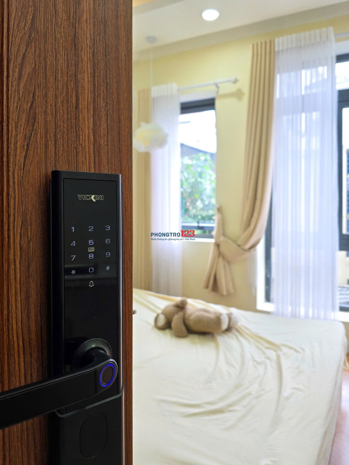 CĂN HỘ DỊCH VỤ FULL NỘI THẤT, CỬA SỔ THOÁNG NGAY NGÃ TƯ HÀNH XANH GẦN QUẬN 1