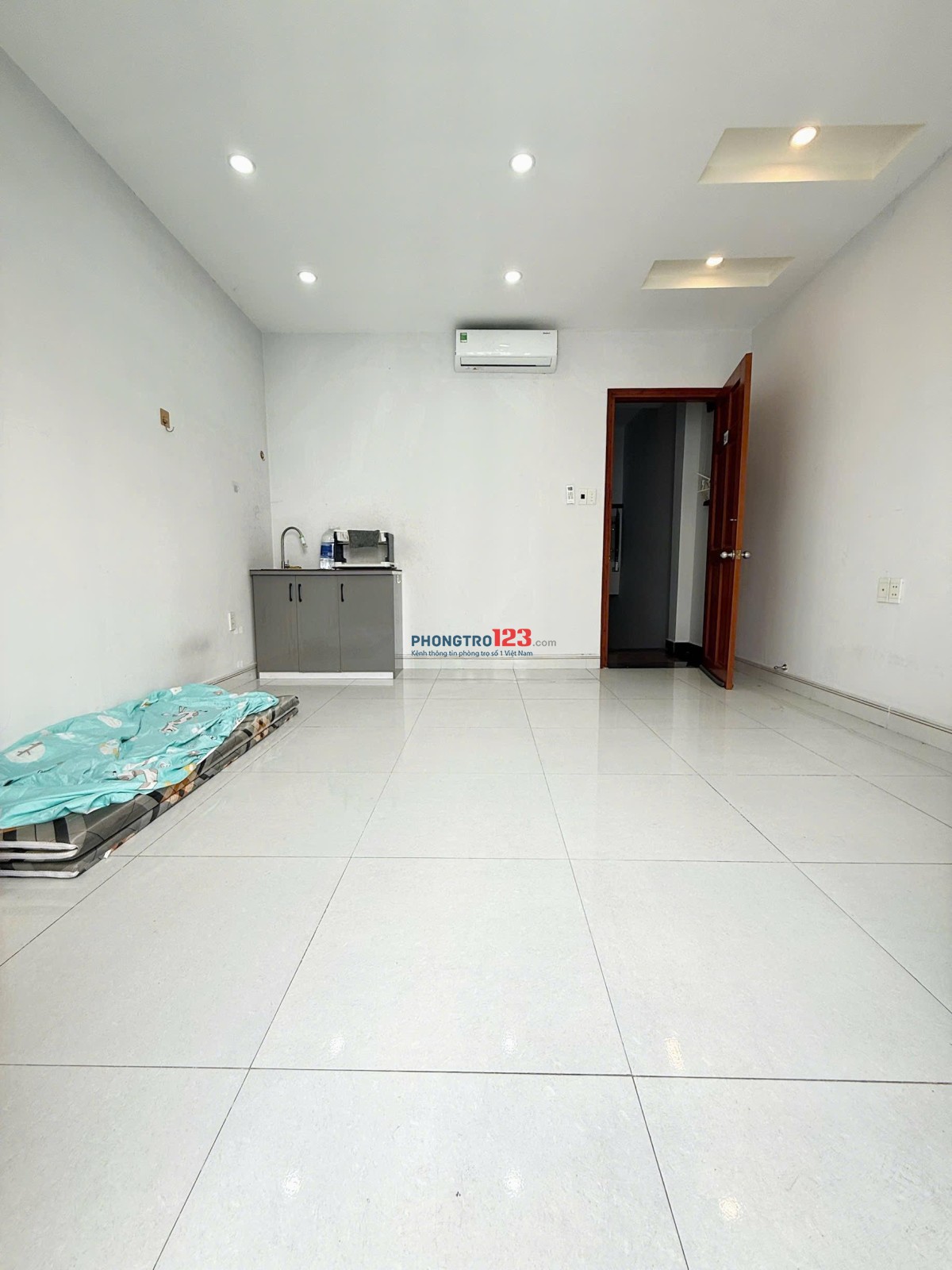 Phòng #3tr2 có ban công, đẹp kiên cốGần ĐH NTT... tại sao ko ởPhòng 25m2, máy lạnh, ban công