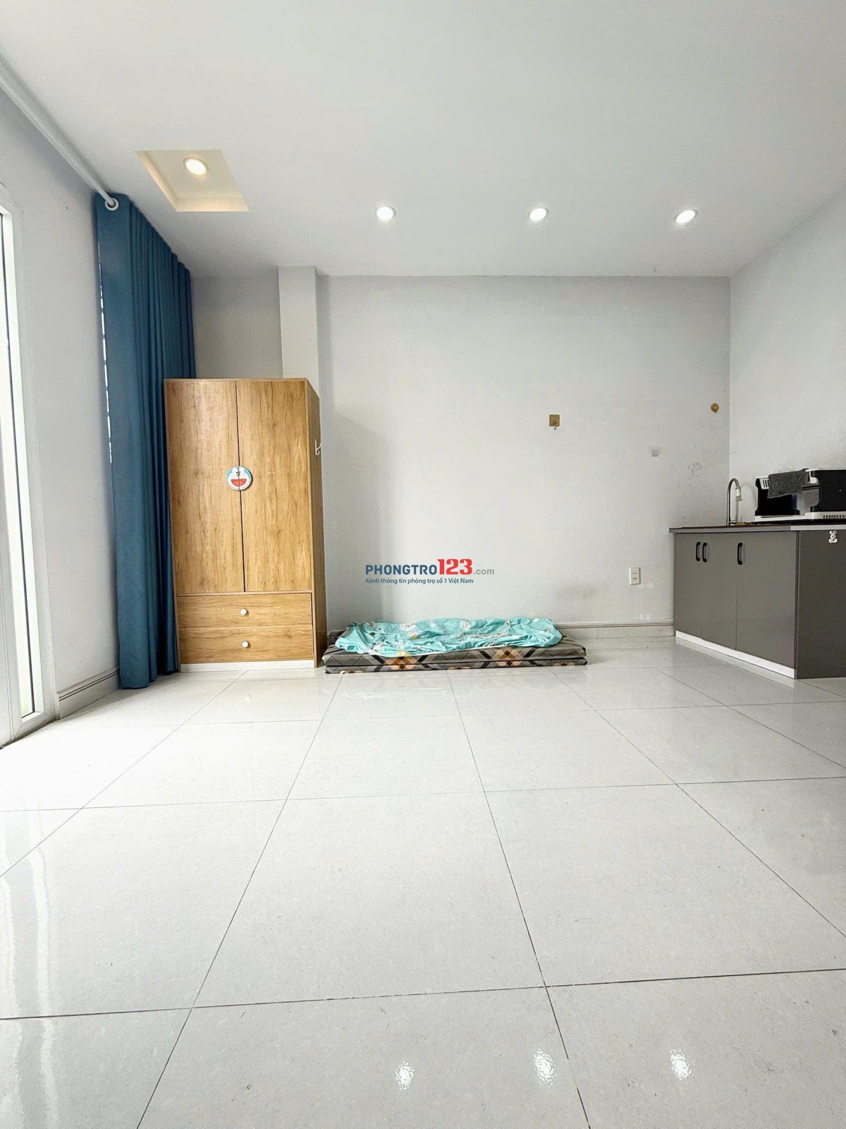 Phòng #3tr2 có ban công, đẹp kiên cốGần ĐH NTT... tại sao ko ởPhòng 25m2, máy lạnh, ban công