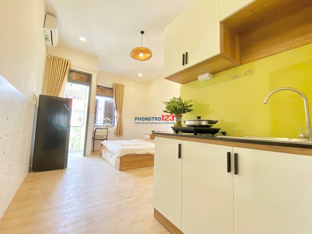 CHO THUÊ PHÒNG FULL NỘI THẤT BAN CÔNG LỚN GIÁ HẠT DẺ NẰM NGAY TRUNG TÂM BÌNH THẠNH THUẬN TIỆN QUA Q1