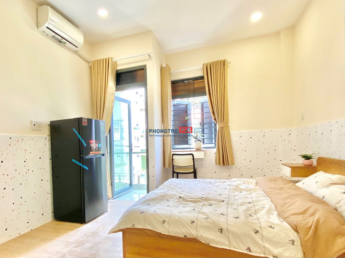 CHO THUÊ PHÒNG FULL NỘI THẤT BAN CÔNG LỚN GIÁ HẠT DẺ NẰM NGAY TRUNG TÂM BÌNH THẠNH THUẬN TIỆN QUA Q1