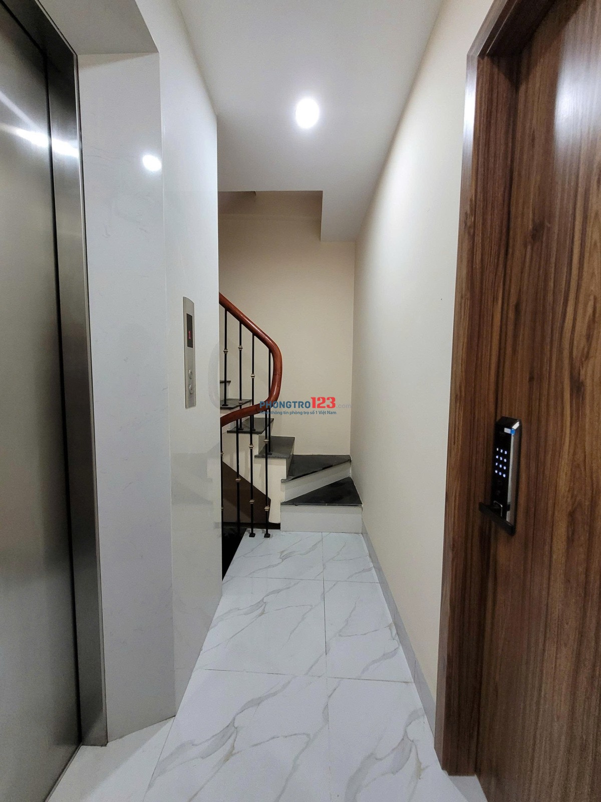 Chính chủ cho thuê căn hộ Studio, nhà 5 tầng thang máy đường Trường Chinh, Ngã Tư Vọng