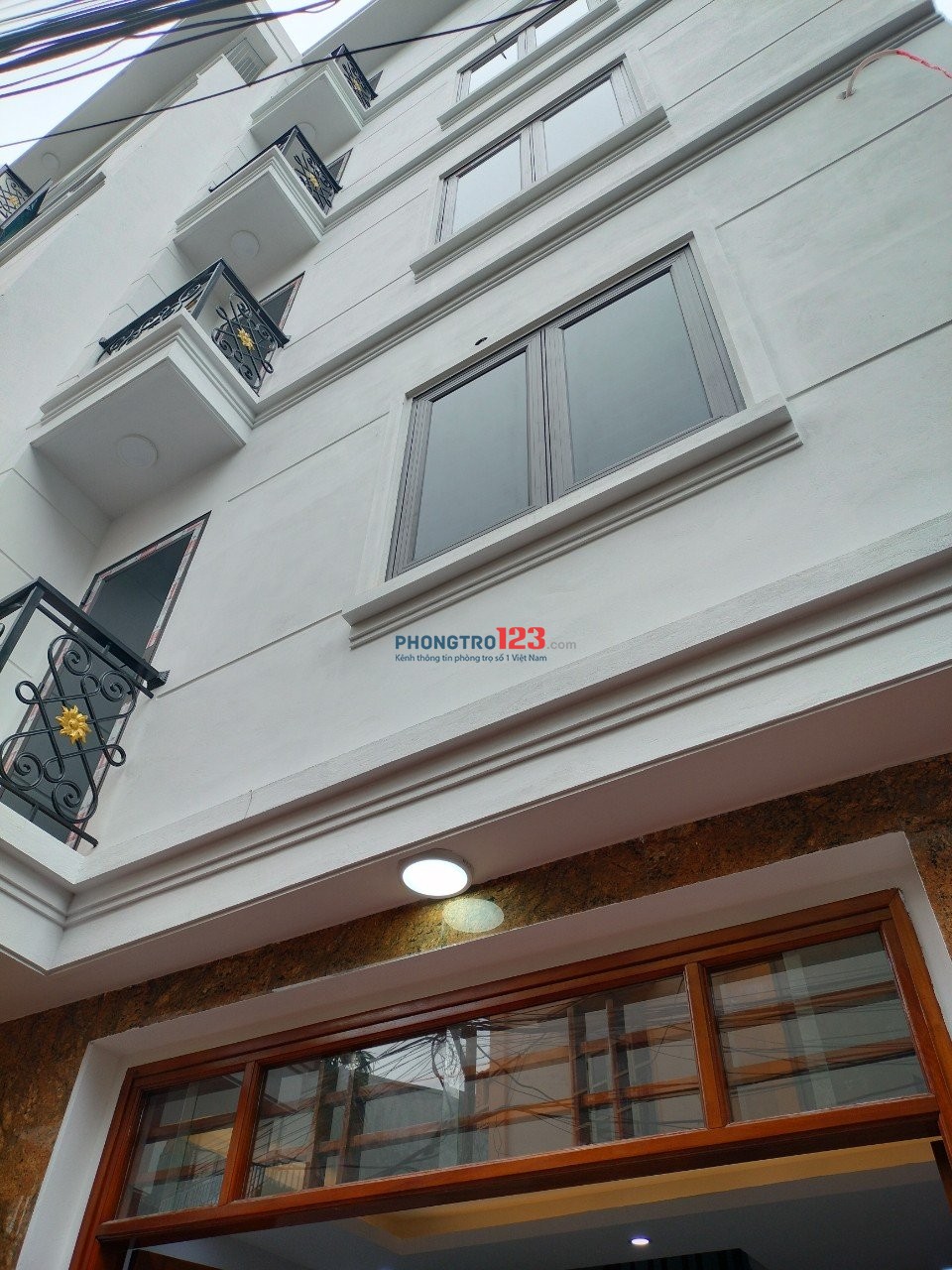 CHO THUÊ CẢ NHÀ MỚI, Ô TÔ ĐỖ CỔNG GẦN NHỔN