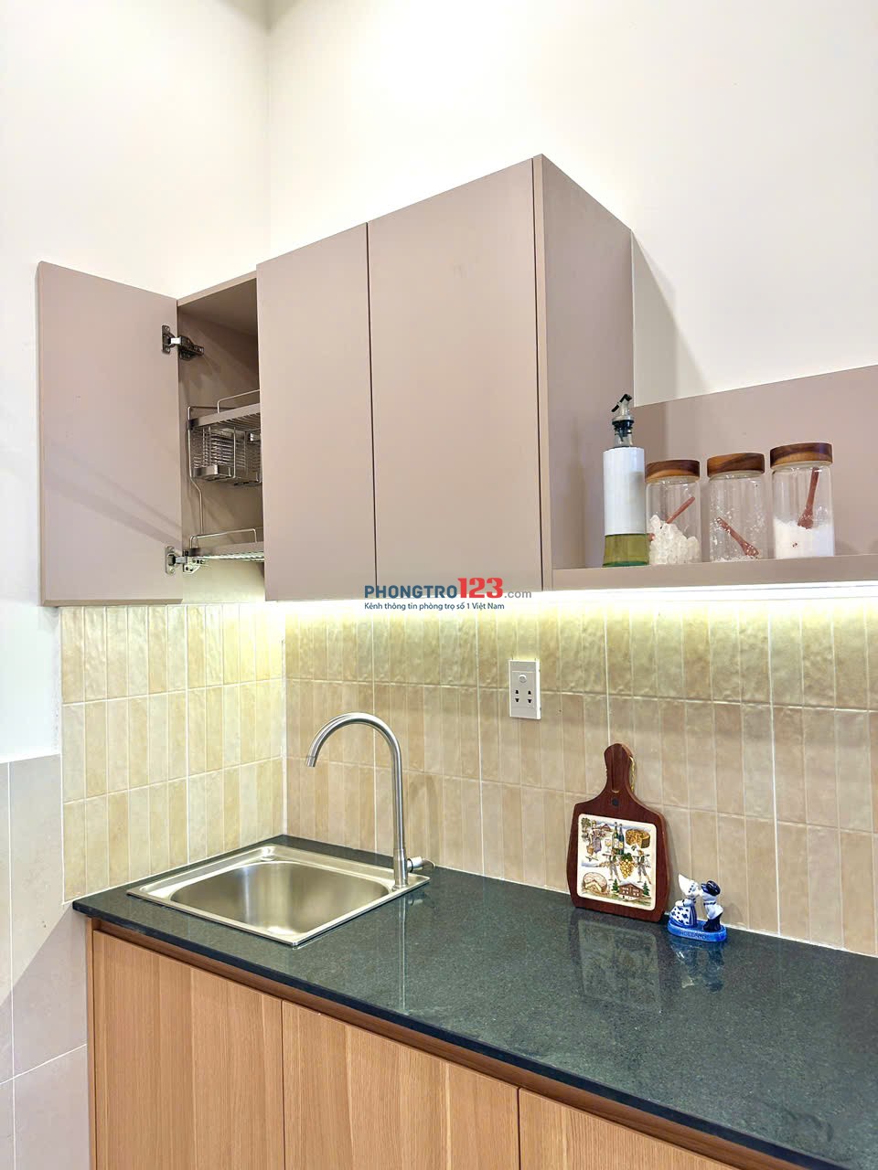 Phòng trọ mới xây full nội thất - đường Lã Xuân Oai - Quận 9