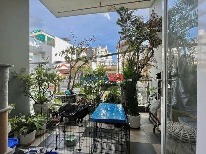 Chung cư Sky Center, Phổ Quang, P2, TB: Officetel, Nội thất mới, 11tr5/th.