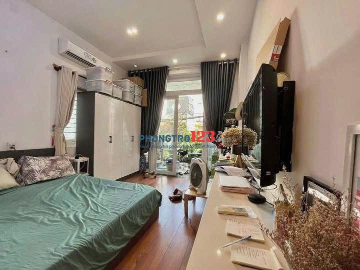 Chung cư Sky Center, Phổ Quang, P2, TB: Officetel, Nội thất mới, 11tr5/th.