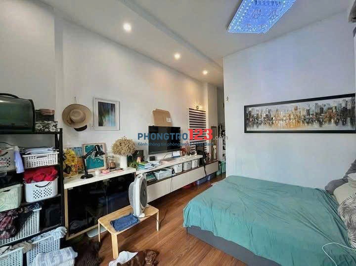 Chung cư Sky Center, Phổ Quang, P2, TB: Officetel, Nội thất mới, 11tr5/th.