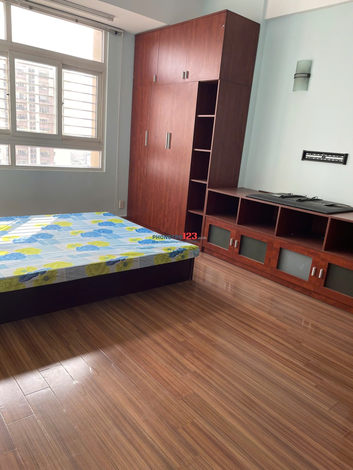 Cần cho thuê gấp Căn hộ 82m2 2PN chung cư Phú Đạt gần trường ĐH Ngoại Thương