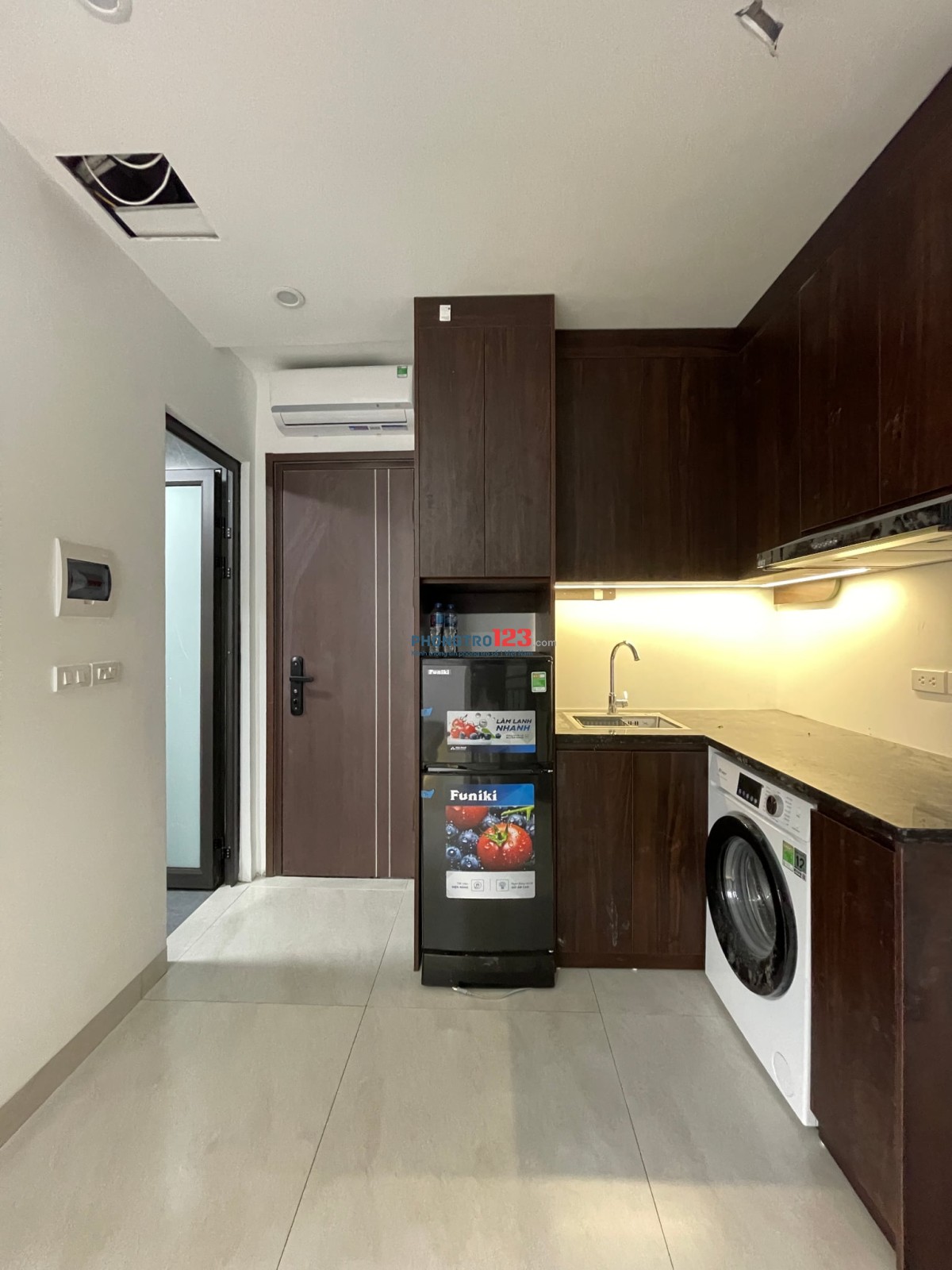 Chính chủ cho thuê CCMN cao cấp - full nội thất thiết kế - mới 100% - chỉ từ 5.5tr/th