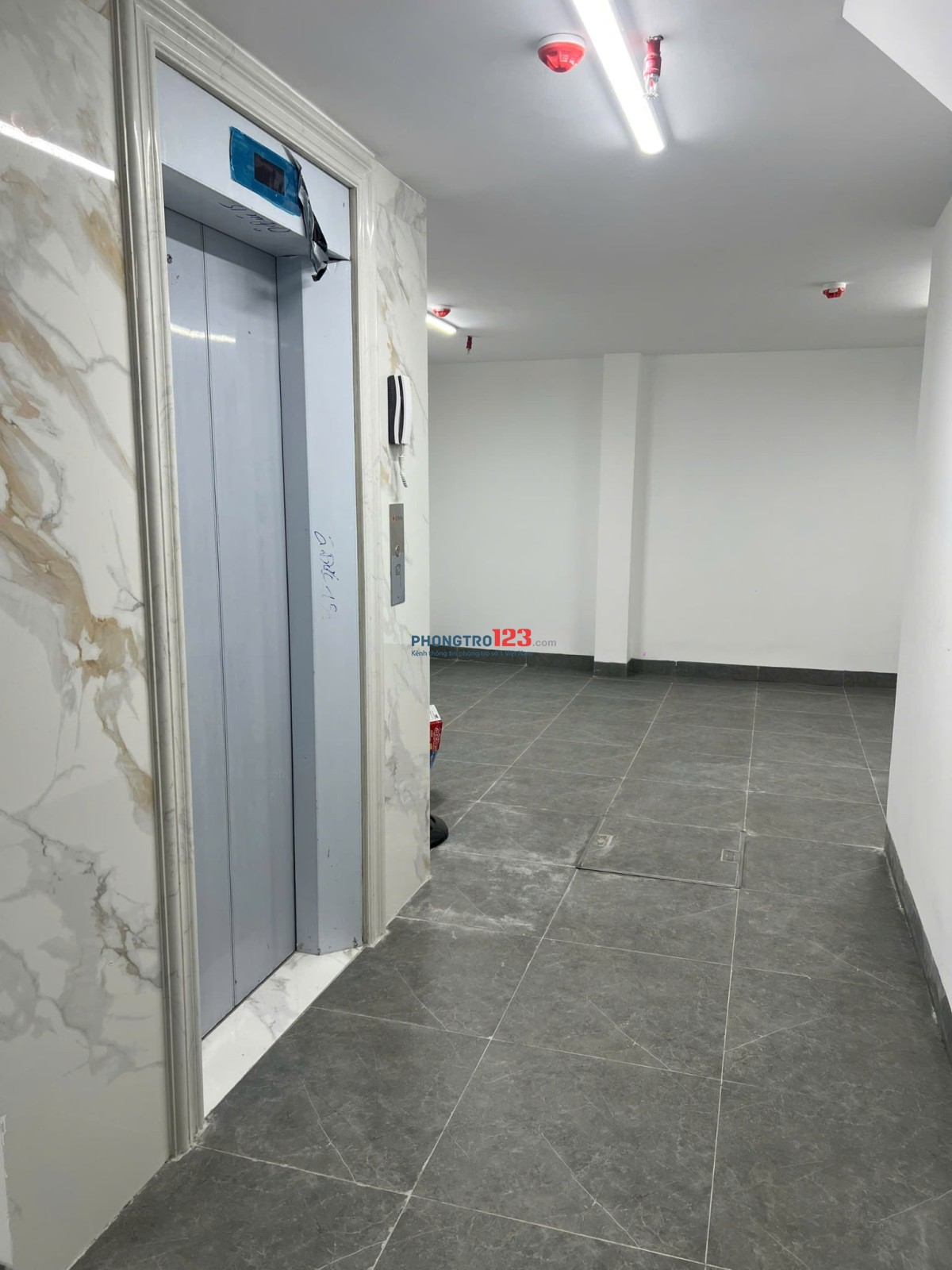 Chính chủ cho thuê CCMN cao cấp - full nội thất thiết kế - mới 100% - chỉ từ 5.5tr/th