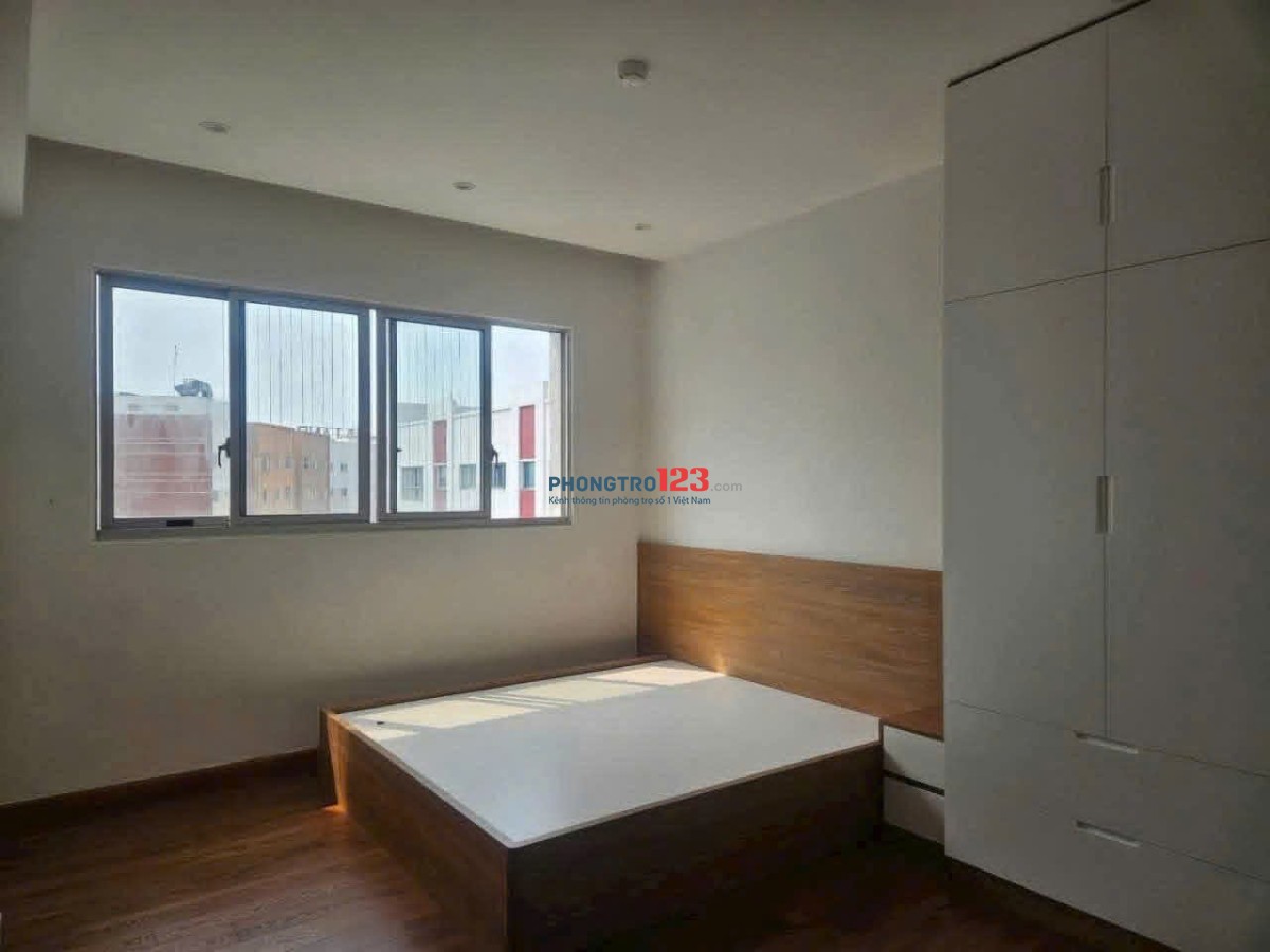 Giá 15tr/th, C/c Screc, Trường Sa, Q3, Căn góc, 100m2, 3PN, 2WC, Nhà mới sơn.