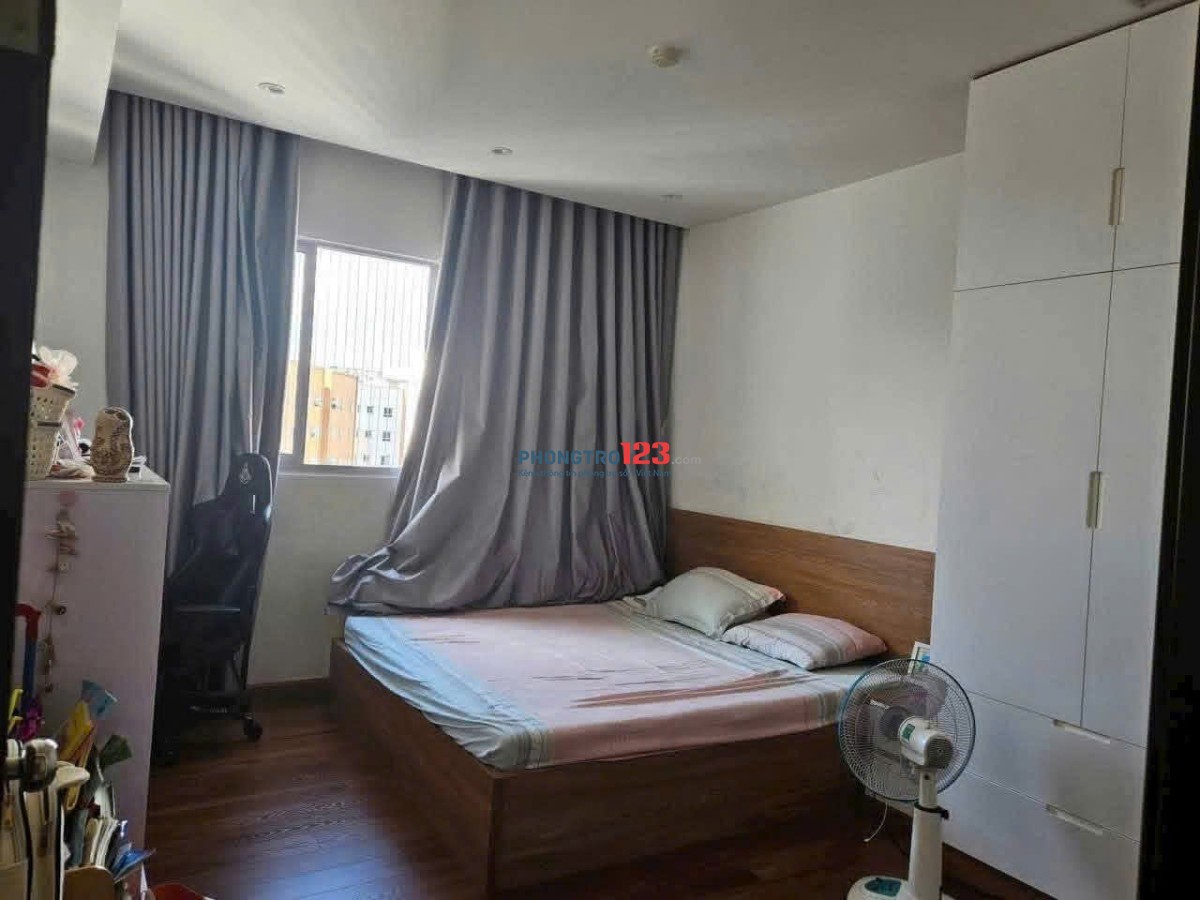 Giá 15tr/th, C/c Screc, Trường Sa, Q3, Căn góc, 100m2, 3PN, 2WC, Nhà mới sơn.