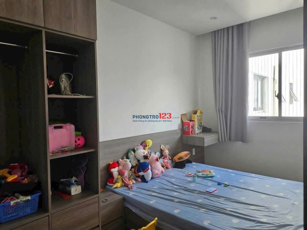 Giá 15tr/th, C/c Screc, Trường Sa, Q3, Căn góc, 100m2, 3PN, 2WC, Nhà mới sơn.