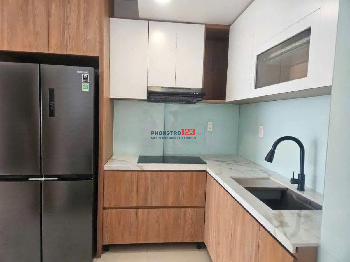 Giá 15tr/th, C/c Screc, Trường Sa, Q3, Căn góc, 100m2, 3PN, 2WC, Nhà mới sơn.