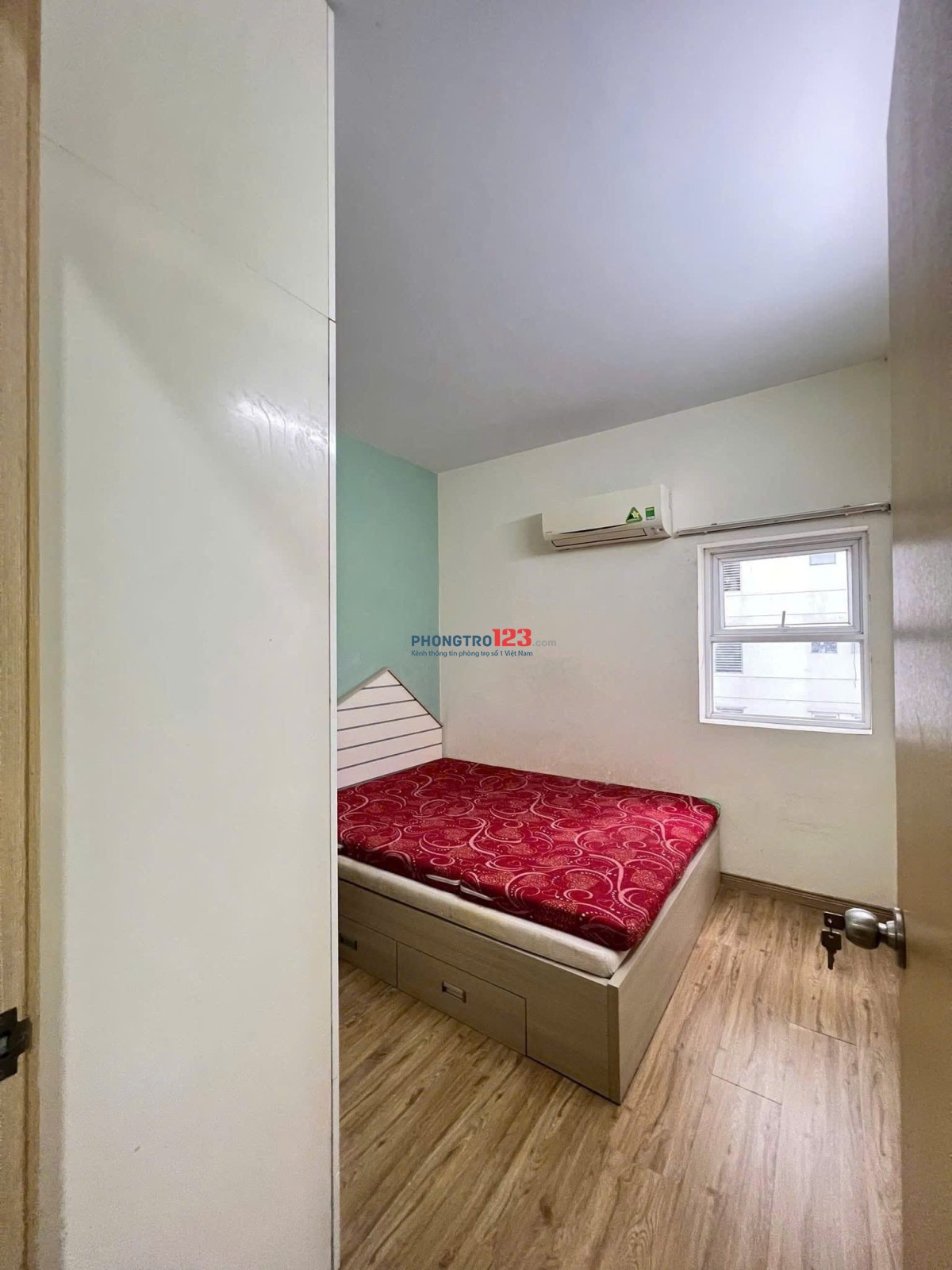 C/c Coopmart Trường Sa, Q3, 100m2, 3PN, 2WC, Nội thất cơ bản, 15tr/th.