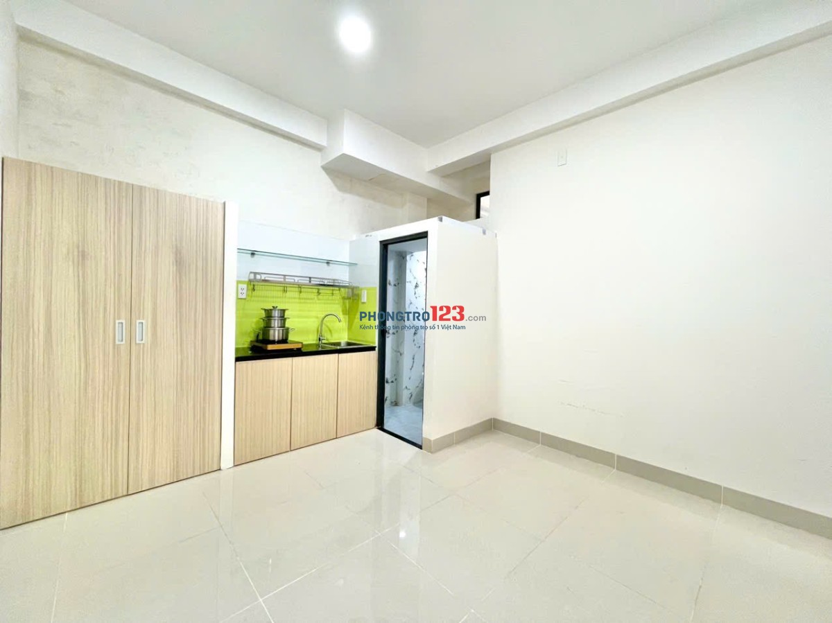 Phòng An Ninh, Thang Máy Ngay NTD Phú Thọ