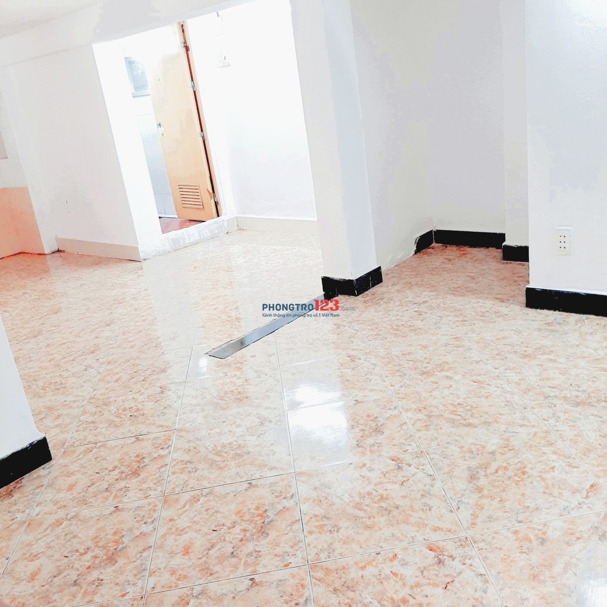 Cho Thuê Phòng Q3, rộng rãi thoải mái, cửa sổ lớn.tolet riêng 3tr1