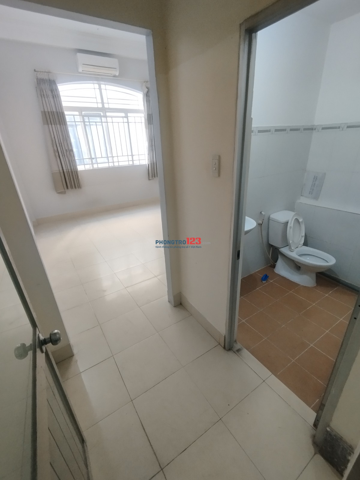 Phòng máy lạnh trống sẵn đường 102 Cao Lỗ phường 4 quận 8