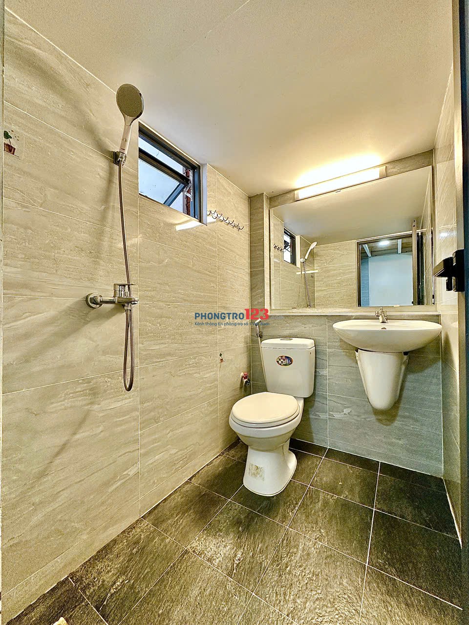 Bóc tem nhà mới xây full NT ngay CV Gia Định, gần ĐH IUH, BV 175