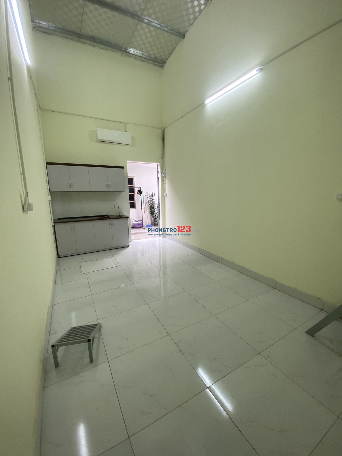 Cho thuê phòng trọ 25m2 sẵn điều hòa, nóng lạnh