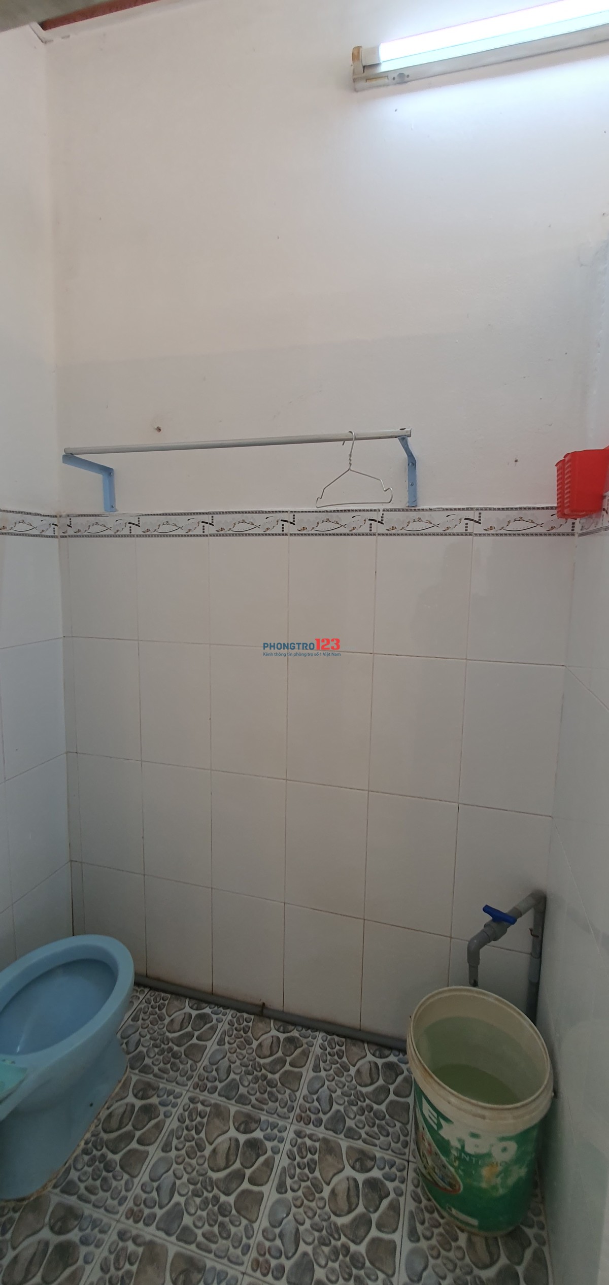 Phòng Trọ -TP Vĩnh Long, gạch men, giường ngủ, quạt, sạch thoáng mát.