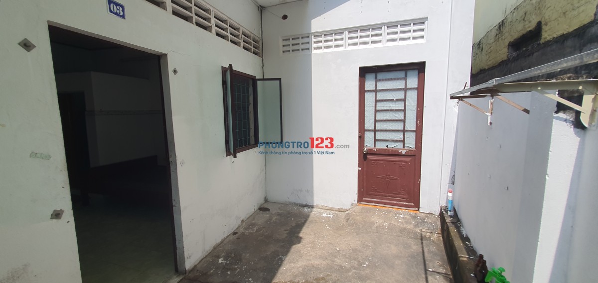 Phòng Trọ -TP Vĩnh Long, gạch men, giường ngủ, quạt, sạch thoáng mát.