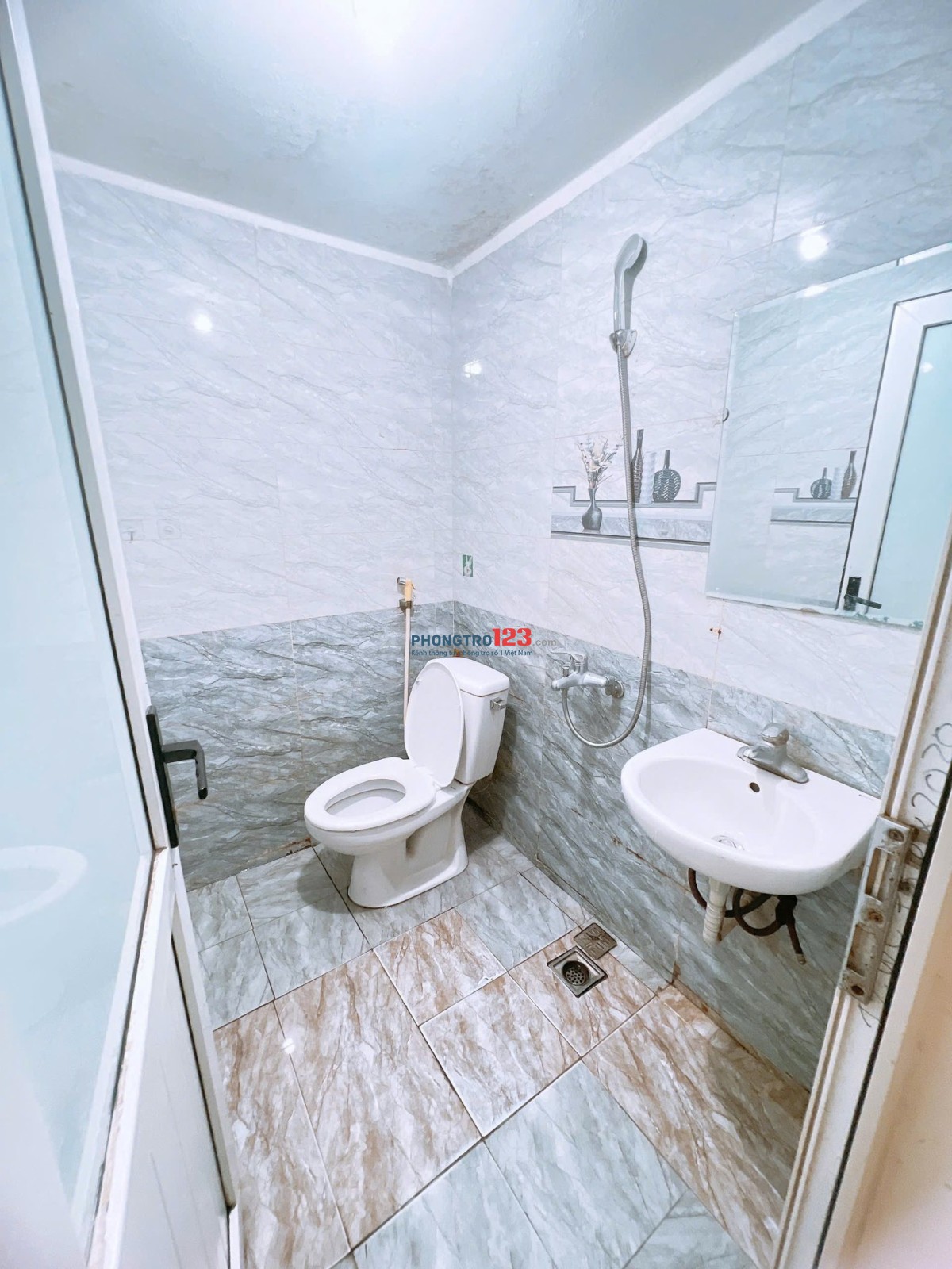 CHO THUÊ PHÒNG TRỌ KHÉP KÍN TẠI MAI DỊCH, CẦU GIẤY, HÀ NỘI