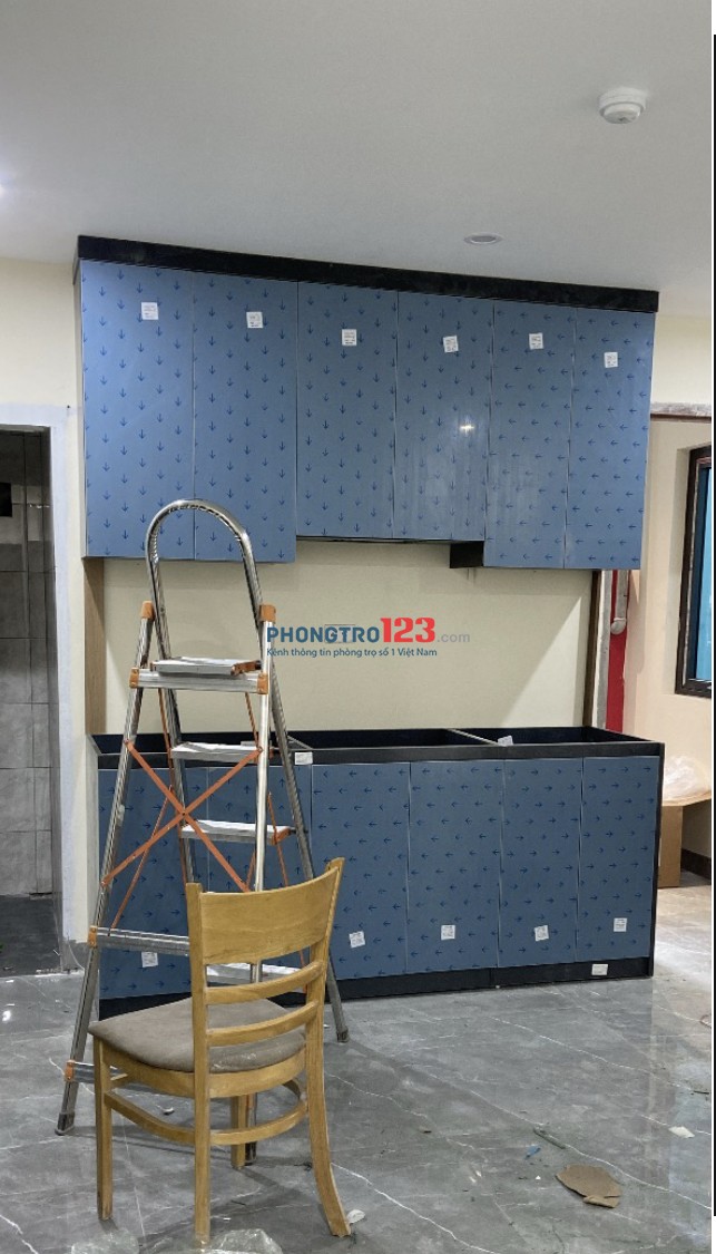 Cho thuê căn hộ gia đình ở, đầu tư mới 100%, cách mặt phố Hoàng Cầu 50m, dt 60m2