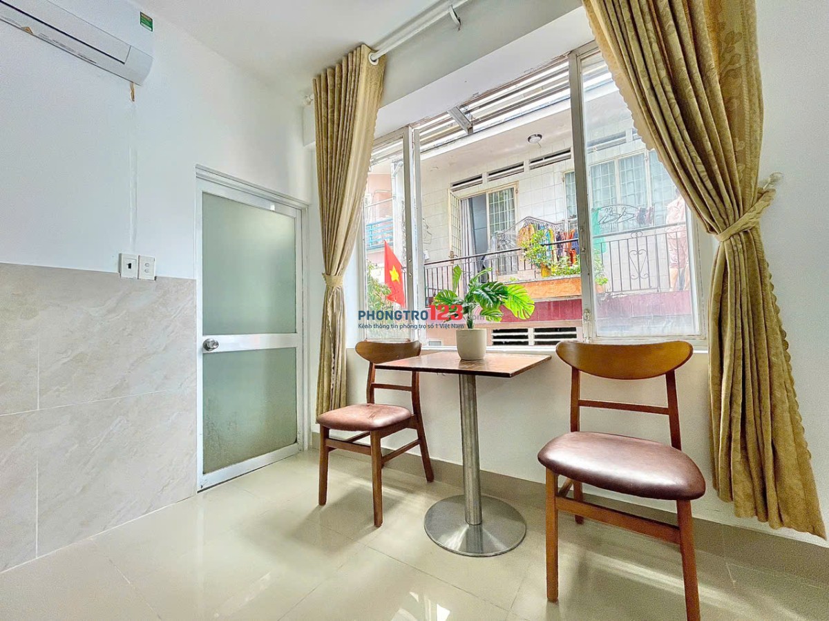 PHÒNG CỬA SỔ LỚN GẦN NHÀ GA T3 - ETOWN CỘNG HÒA