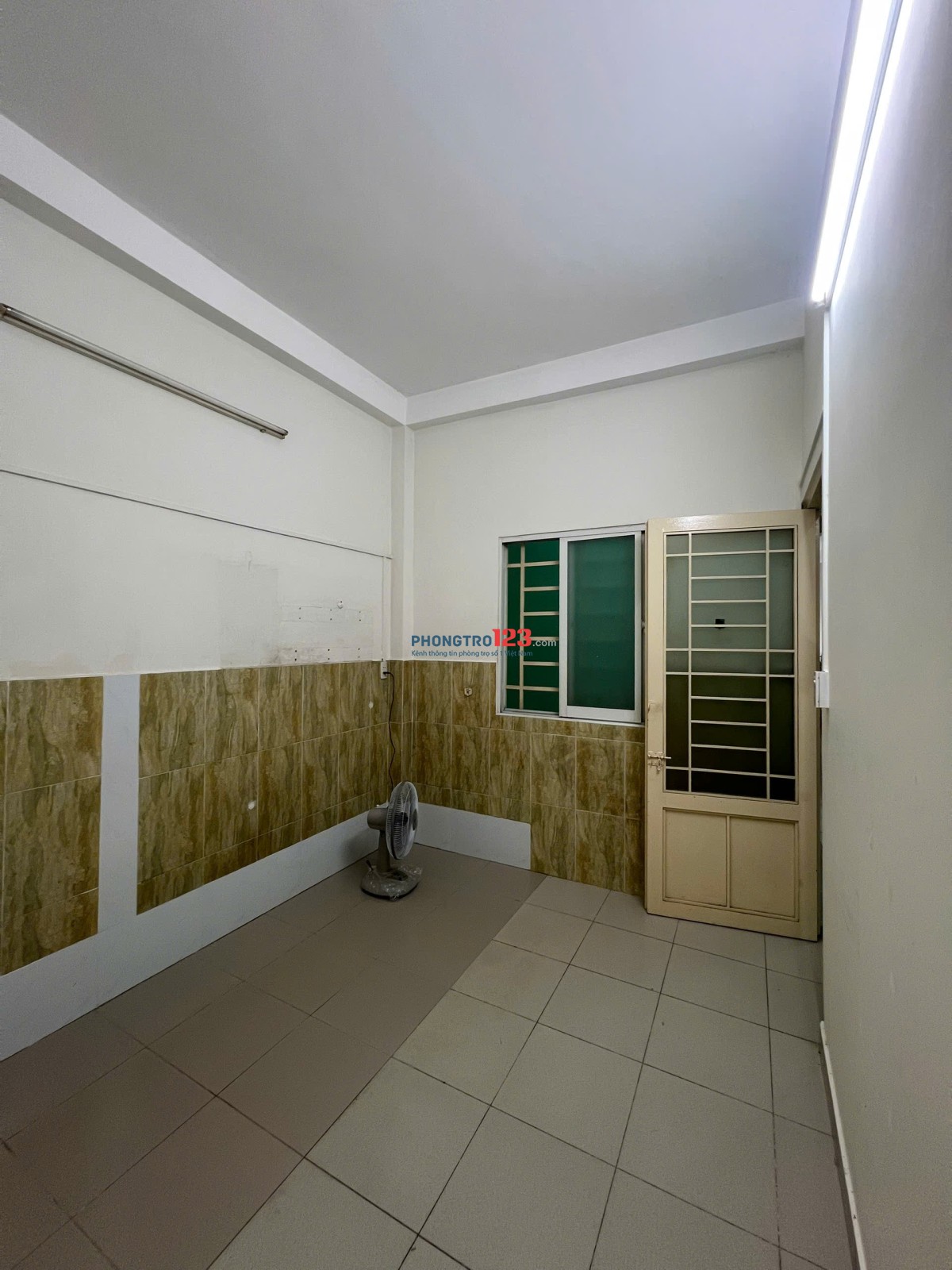 PHÒNG TRỌ NGAY ETOWN CỘNG HÒA GIÁ CHỈ 2TR7/ THÁNG NGAY P13- CỘNG HÒA