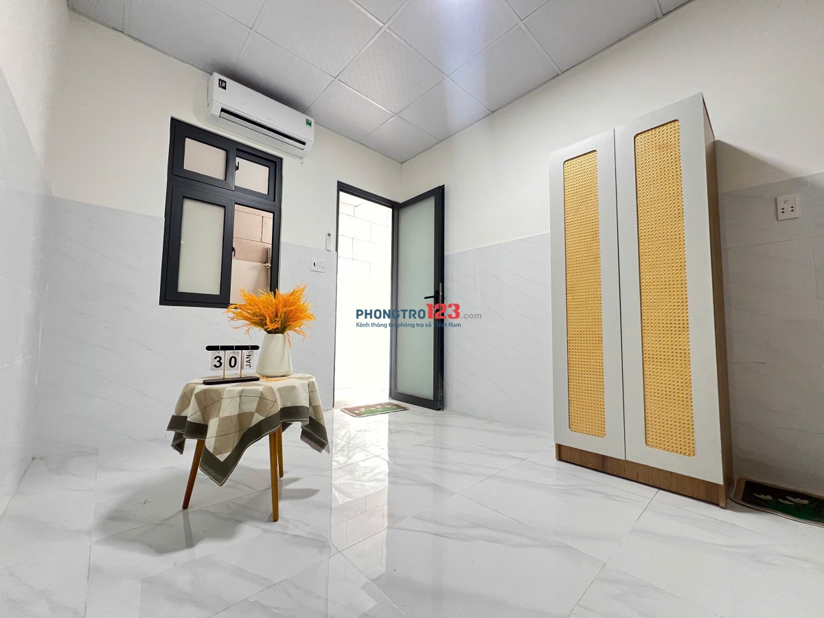 CHO THUÊ PHÒNG SẴN MÁY LẠNH - MỚI XÂY - GIÁ RẺ NGAY VƯỜN LÀI - SÁT ĐH NGUYỄN TẤT THÀNH - CẦU SẮT