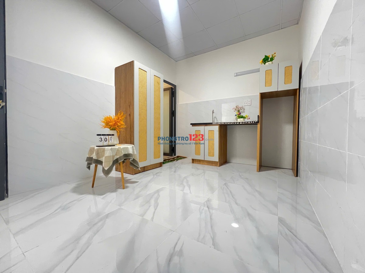 CHO THUÊ PHÒNG SẴN MÁY LẠNH - MỚI XÂY - GIÁ RẺ NGAY VƯỜN LÀI - SÁT ĐH NGUYỄN TẤT THÀNH - CẦU SẮT