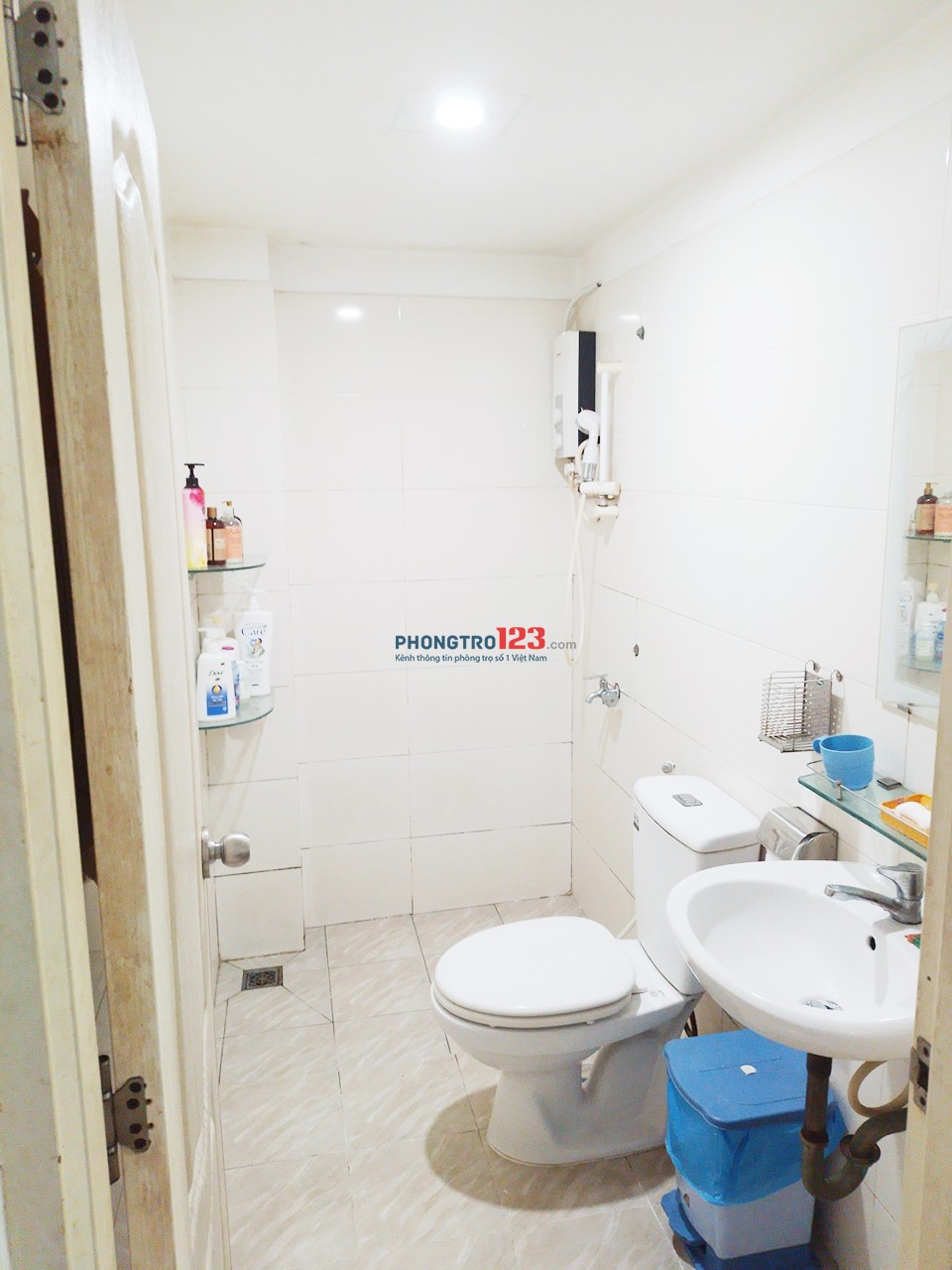 Nhà 1 trệt 1 lầu 96m2 2PN hẻm 766 QL13 gần ngã tư Bình Phước, Thủ Đức