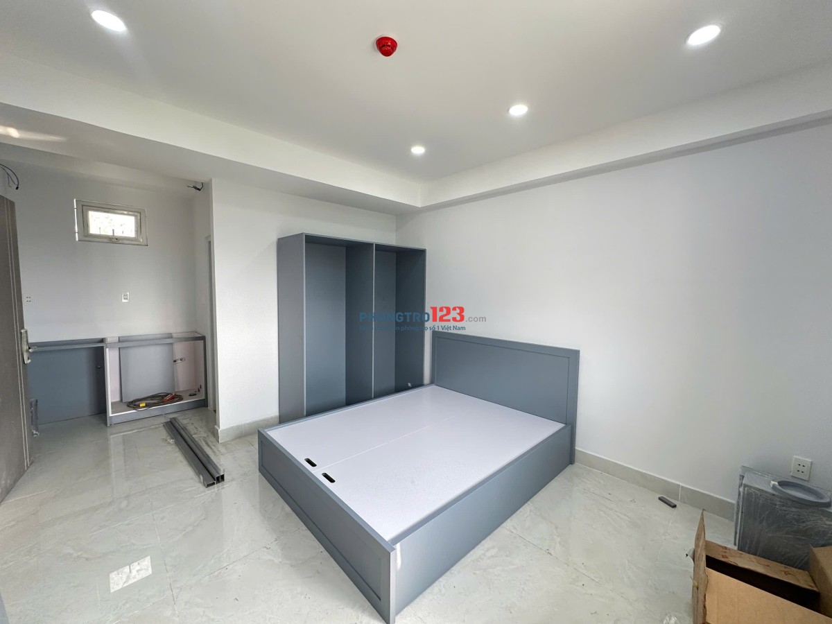 CHO THUÊ CHDV MỚI 100% FULL NỘI THẤT CỬA SỔ LỚN RỘNG 28m2 ĐẶC BIỆT MIỄN PHÍ TIỀN NHÀ T2 NGAY ĐH VLU