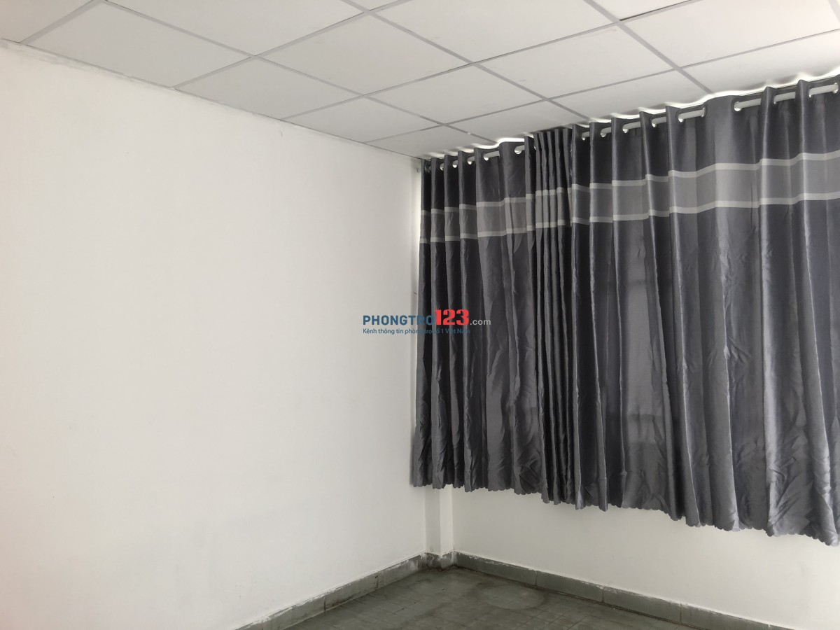Cho thuê nguyên tầng 02 phòng thoáng mát, có ban công, đường Cộng Hòa