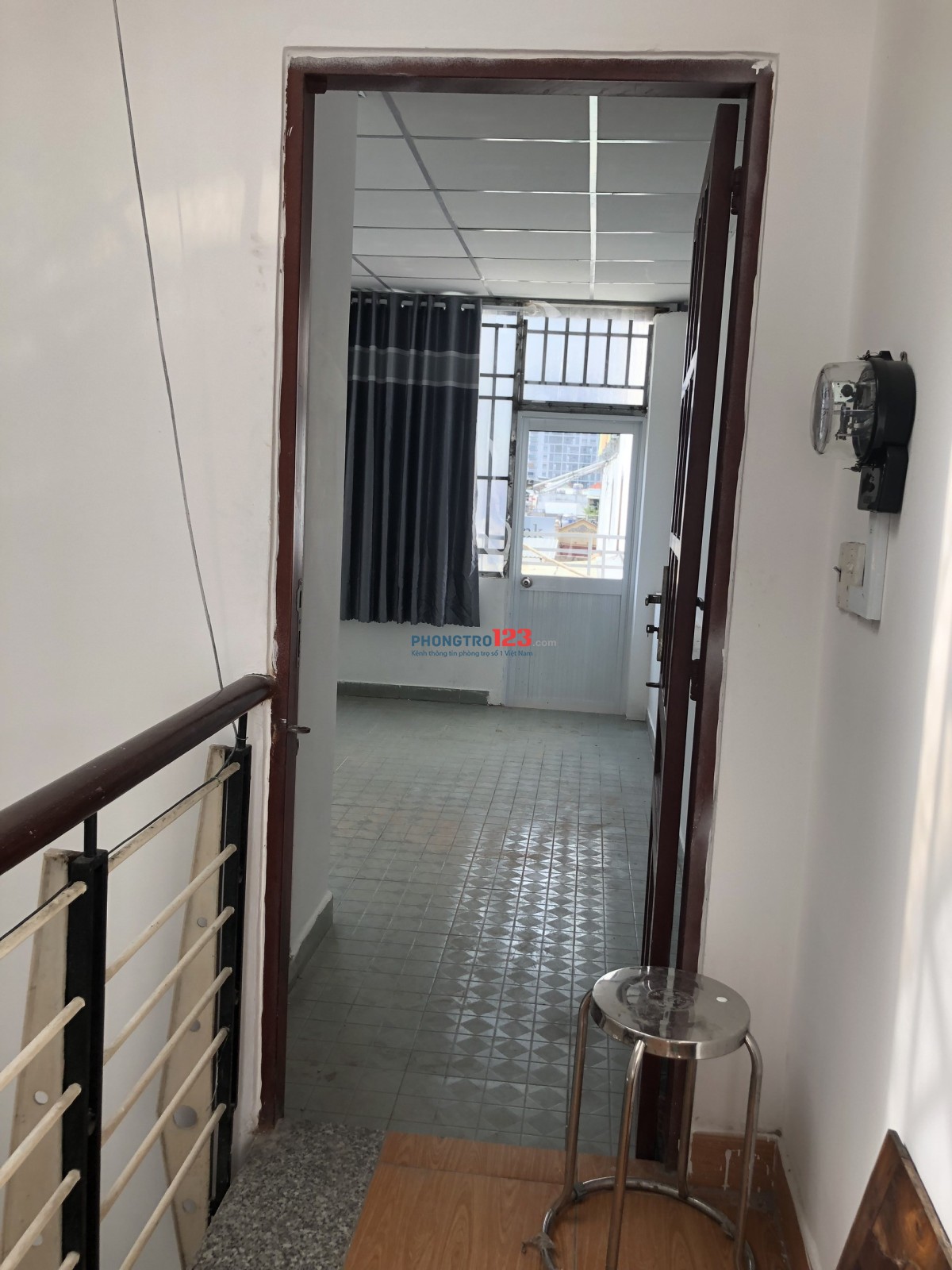 Cho thuê nguyên tầng 02 phòng thoáng mát, có ban công, đường Cộng Hòa