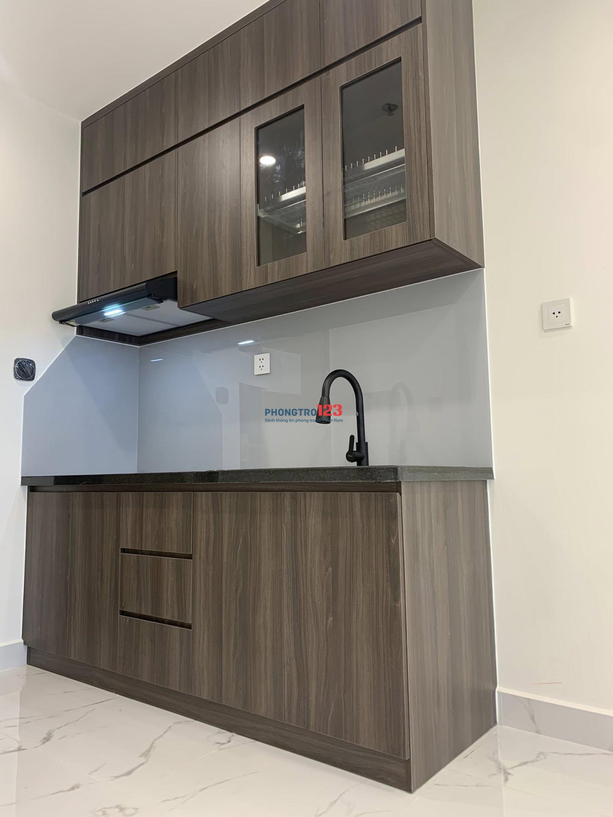 Cho thuê C/c Phú Thạnh, đường Nguyễn Sơn căn 2p ngủ giá 9,5tr